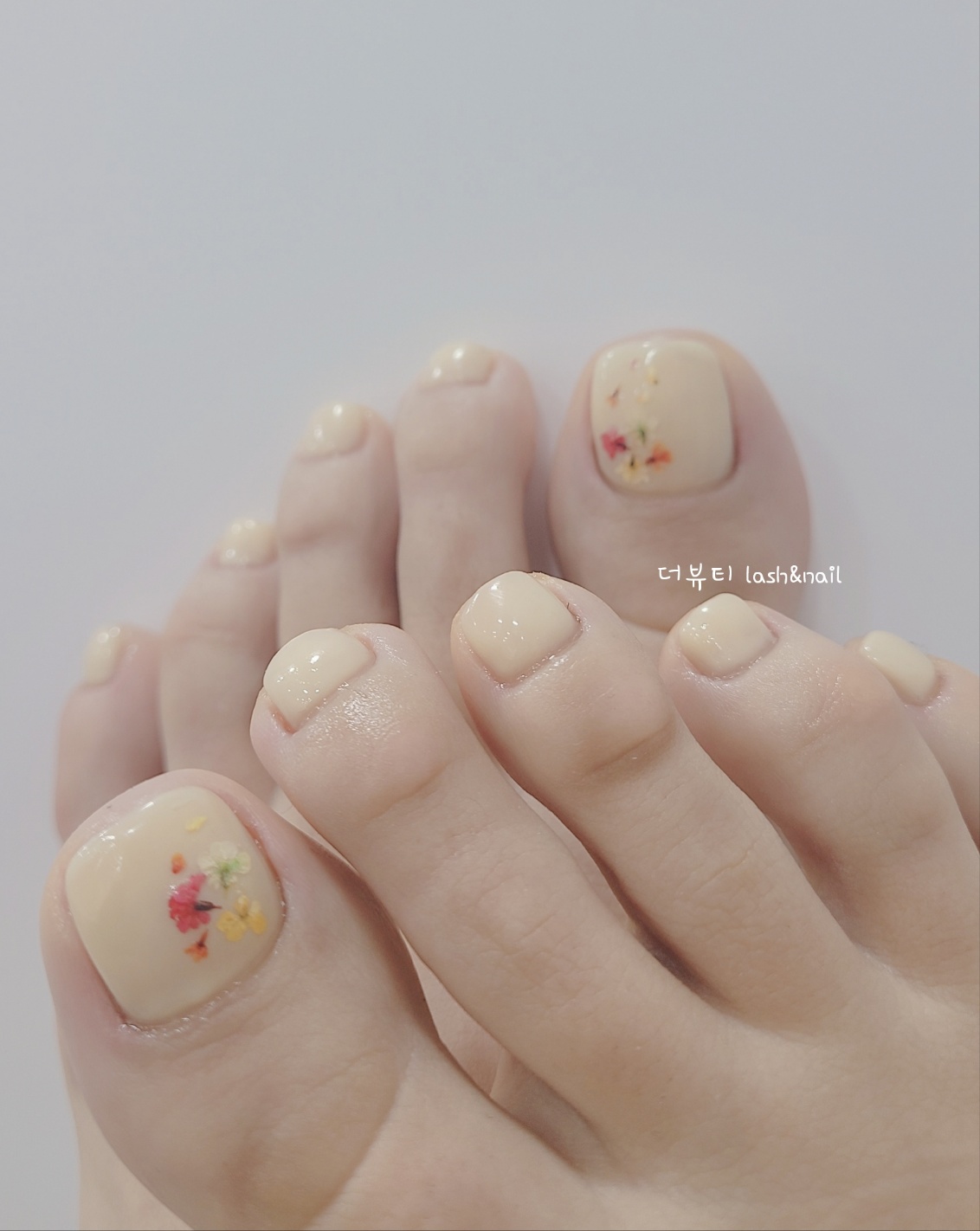 더뷰티 네일&속눈썹