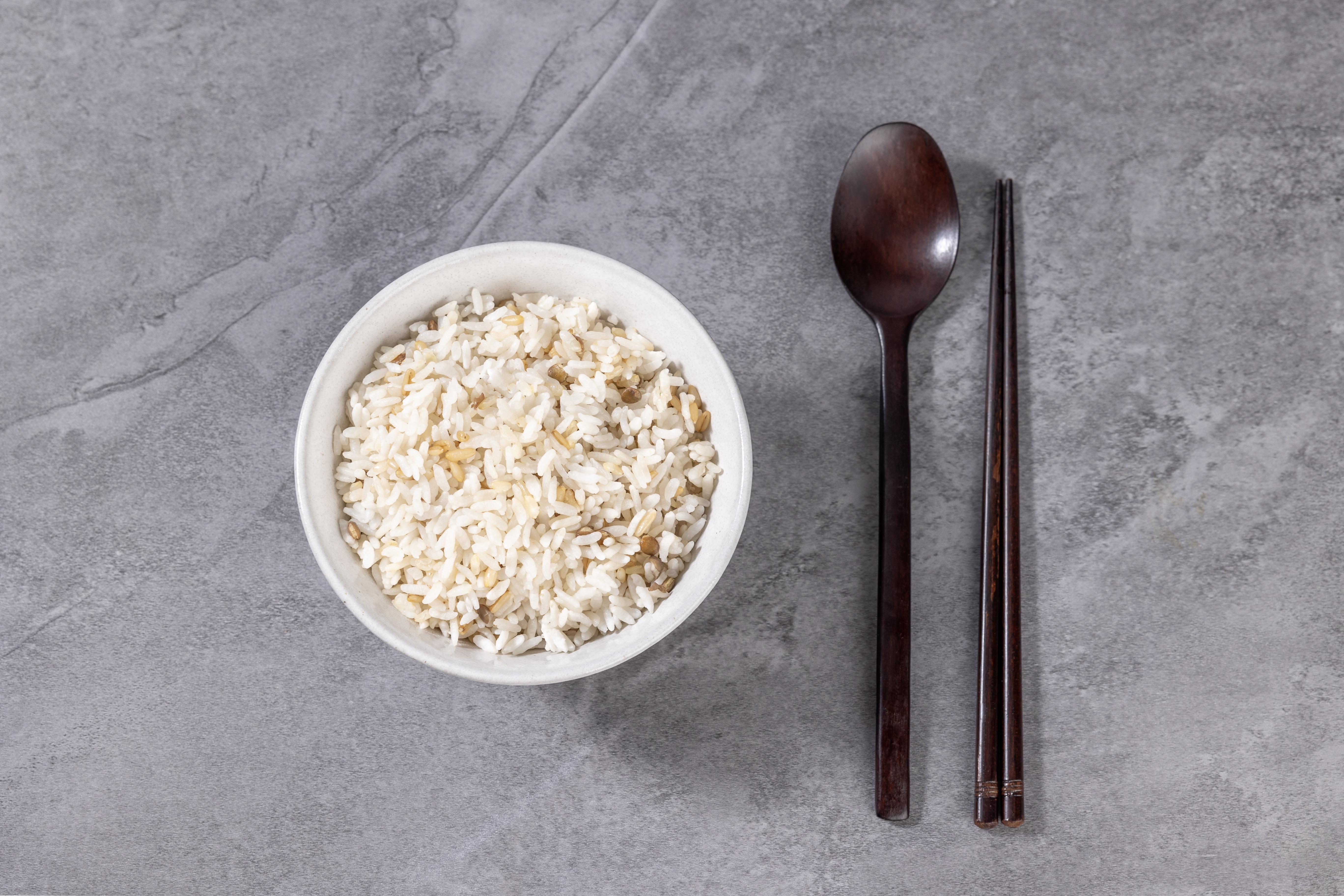 산야초능이칼국수