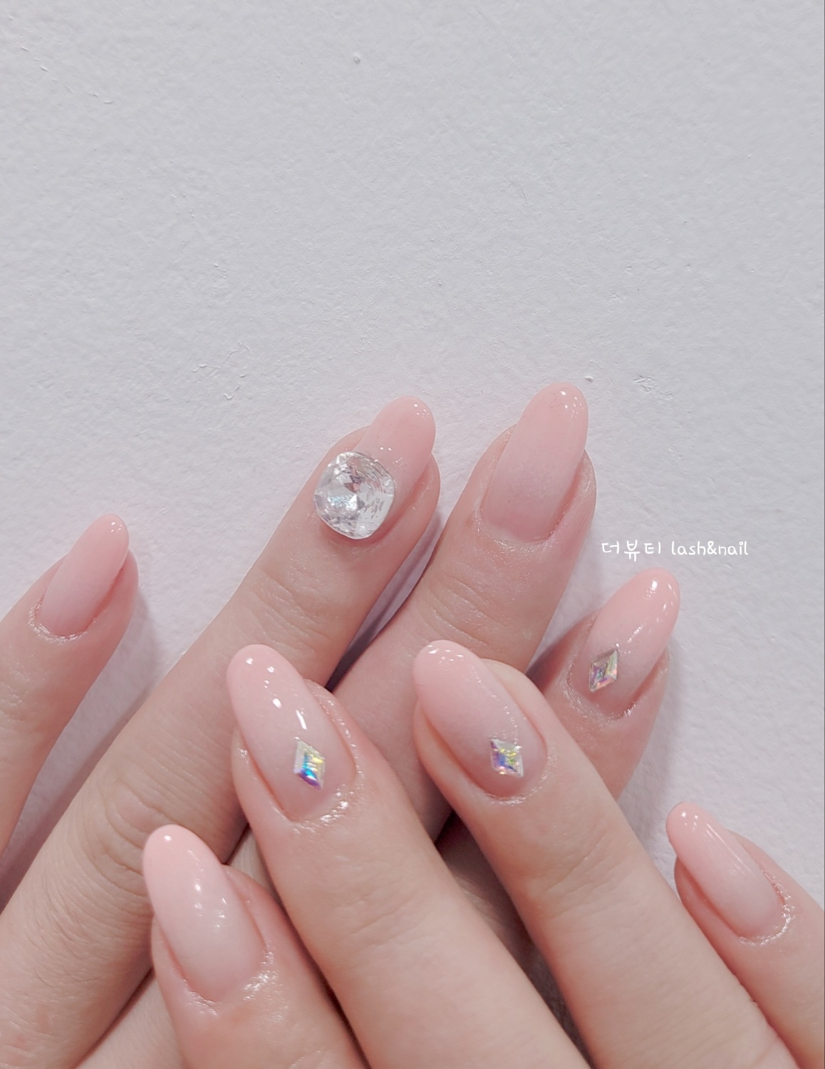 더뷰티 네일&속눈썹
