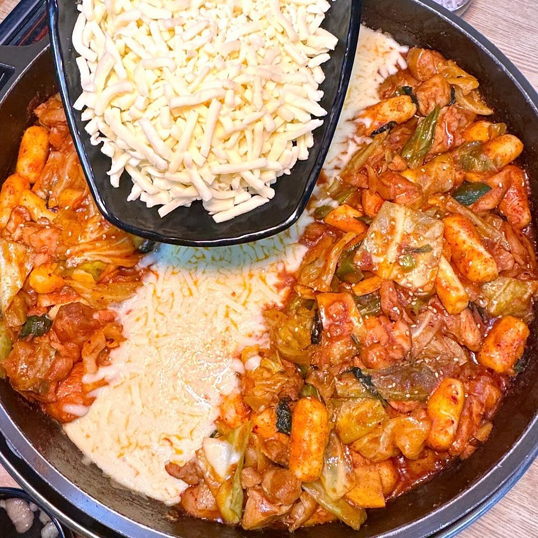 홍춘천치즈닭갈비 W스퀘어점