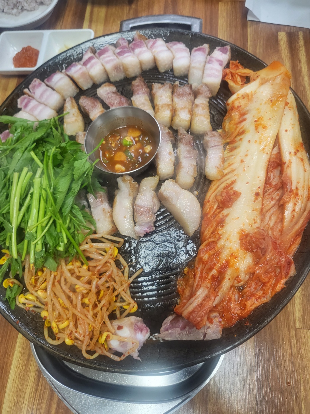 할매솥뚜껑삼겹살 사우점