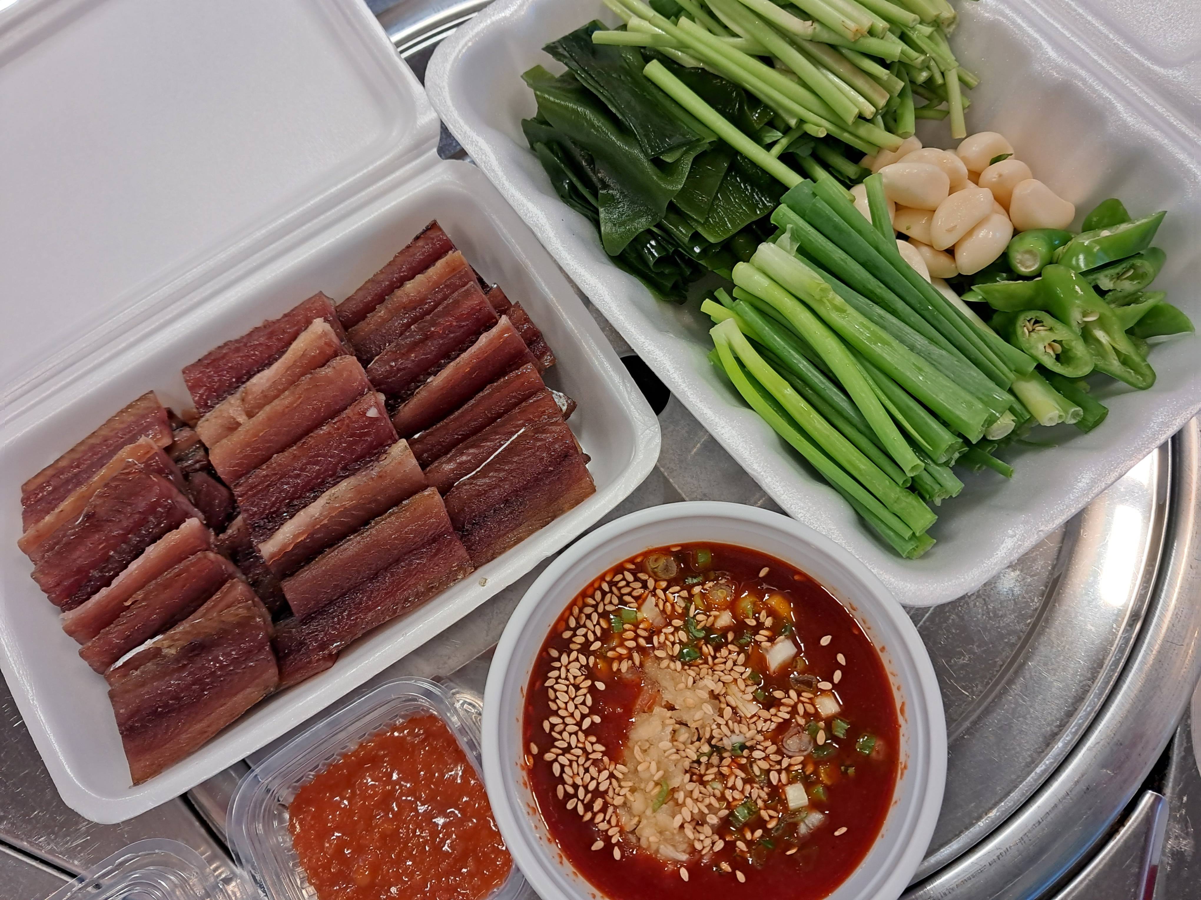 동방오거리과메기와 홍탁