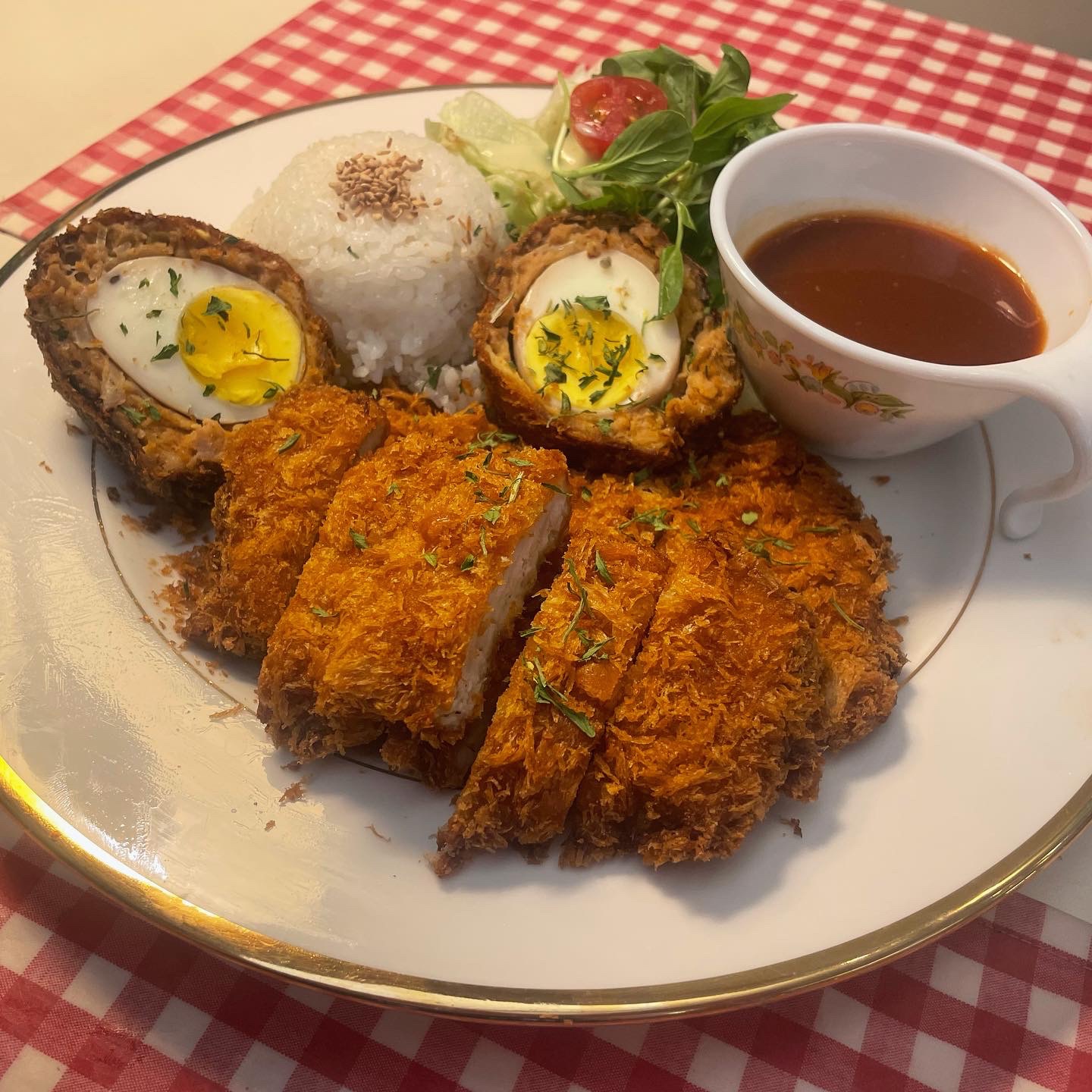 내겐, 식탁