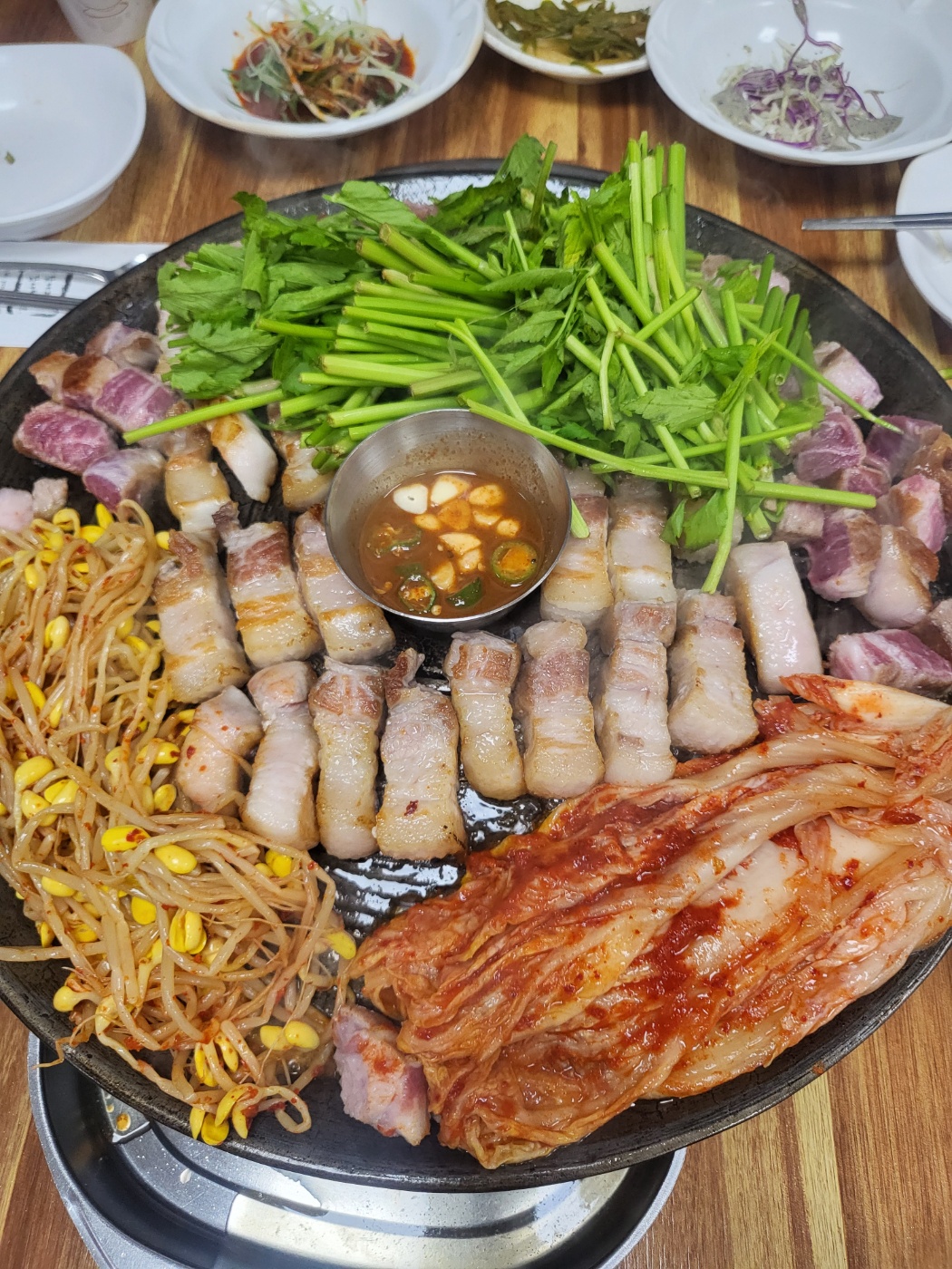 할매솥뚜껑삼겹살 사우점