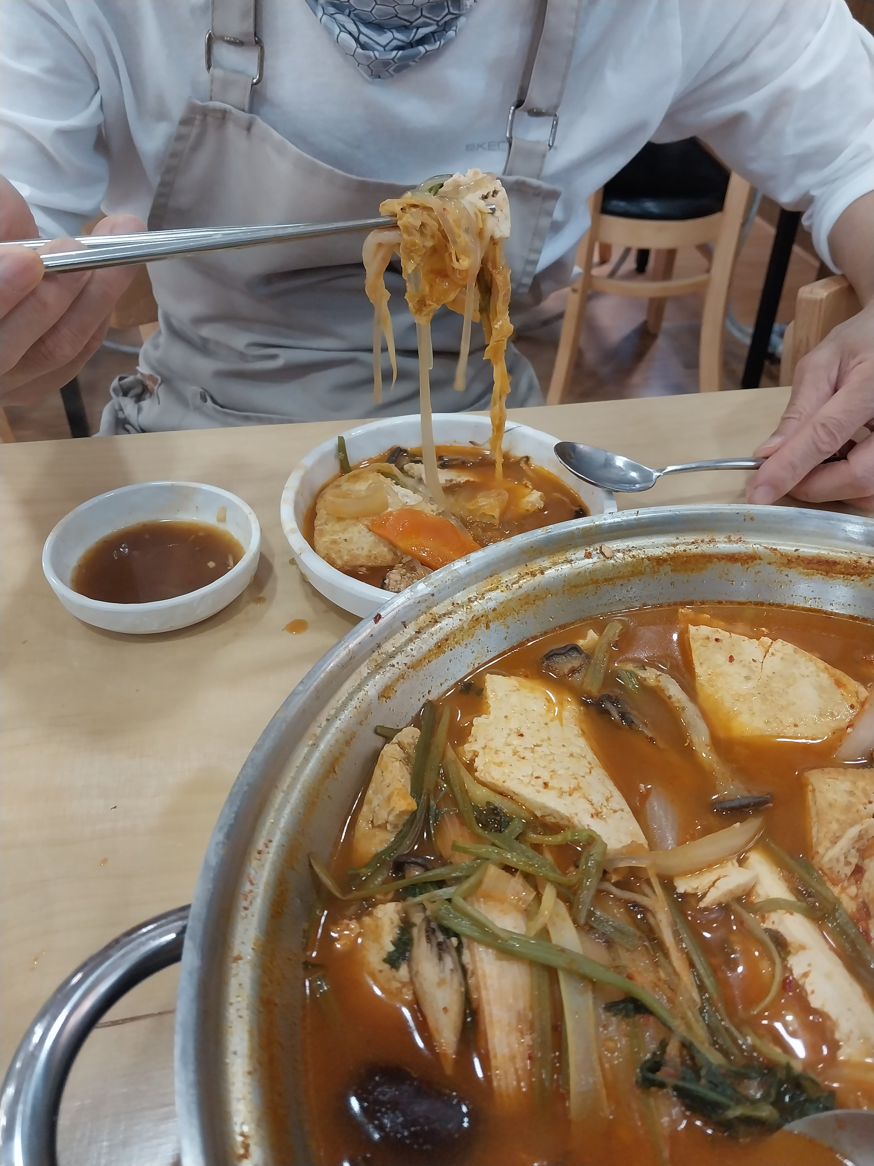 예향얼크니손칼국수 예산점