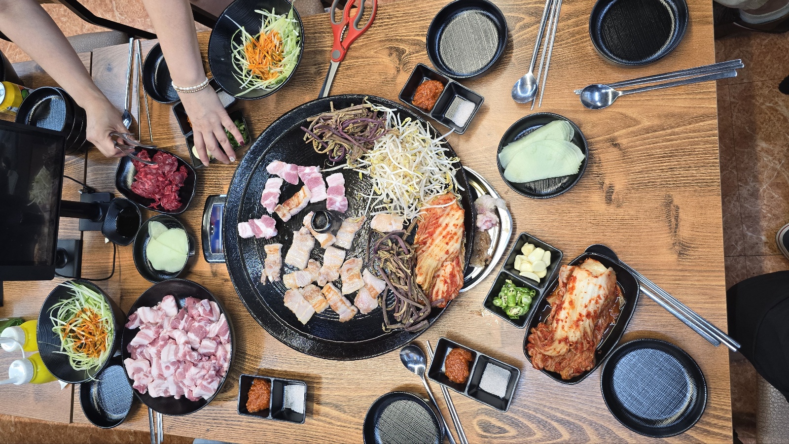 부영 솥뚜껑 정육식당