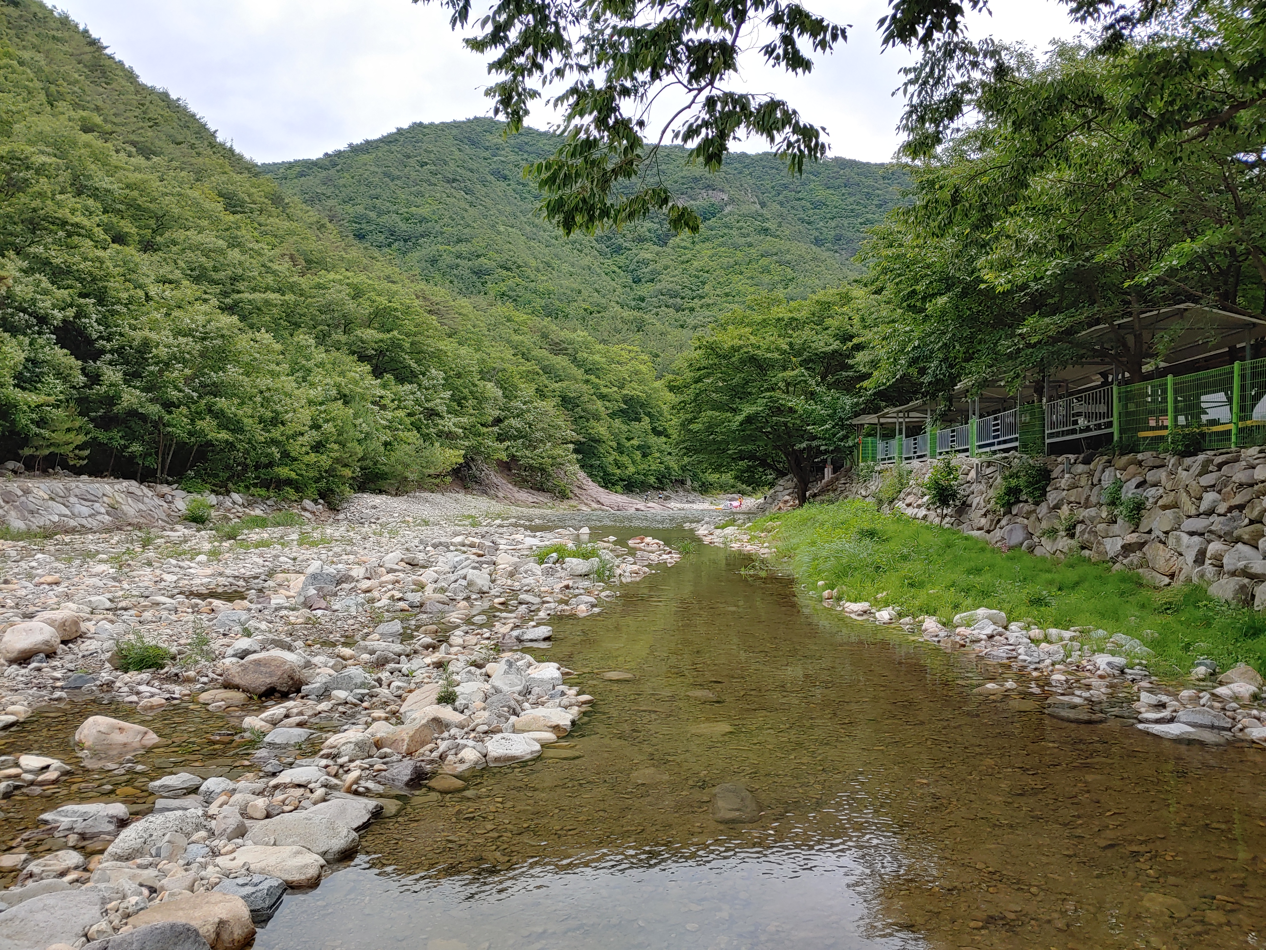 샛들민박펜션