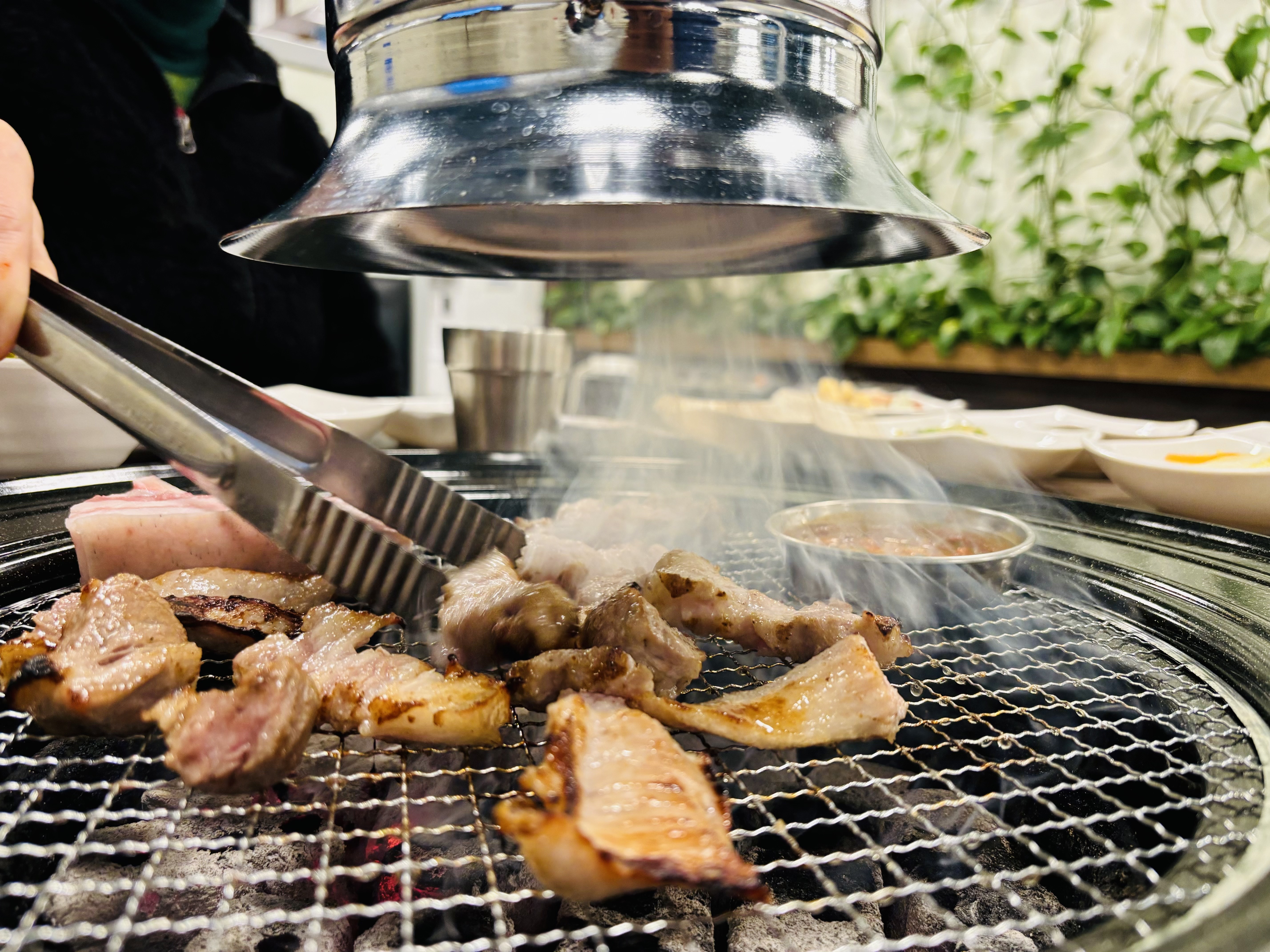 가까운 삼겹살전문점 강원 원주시 오겹살 돼지껍데기 돼지뒷고기 항정살 통삼겹 한돈 목살 제주킬로그램
