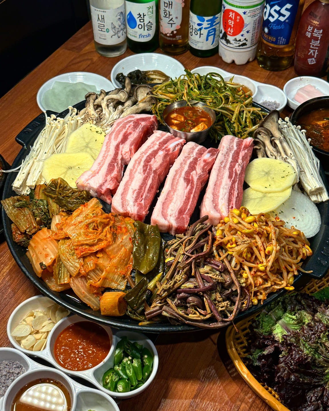다진솥뚜껑생삼겹살