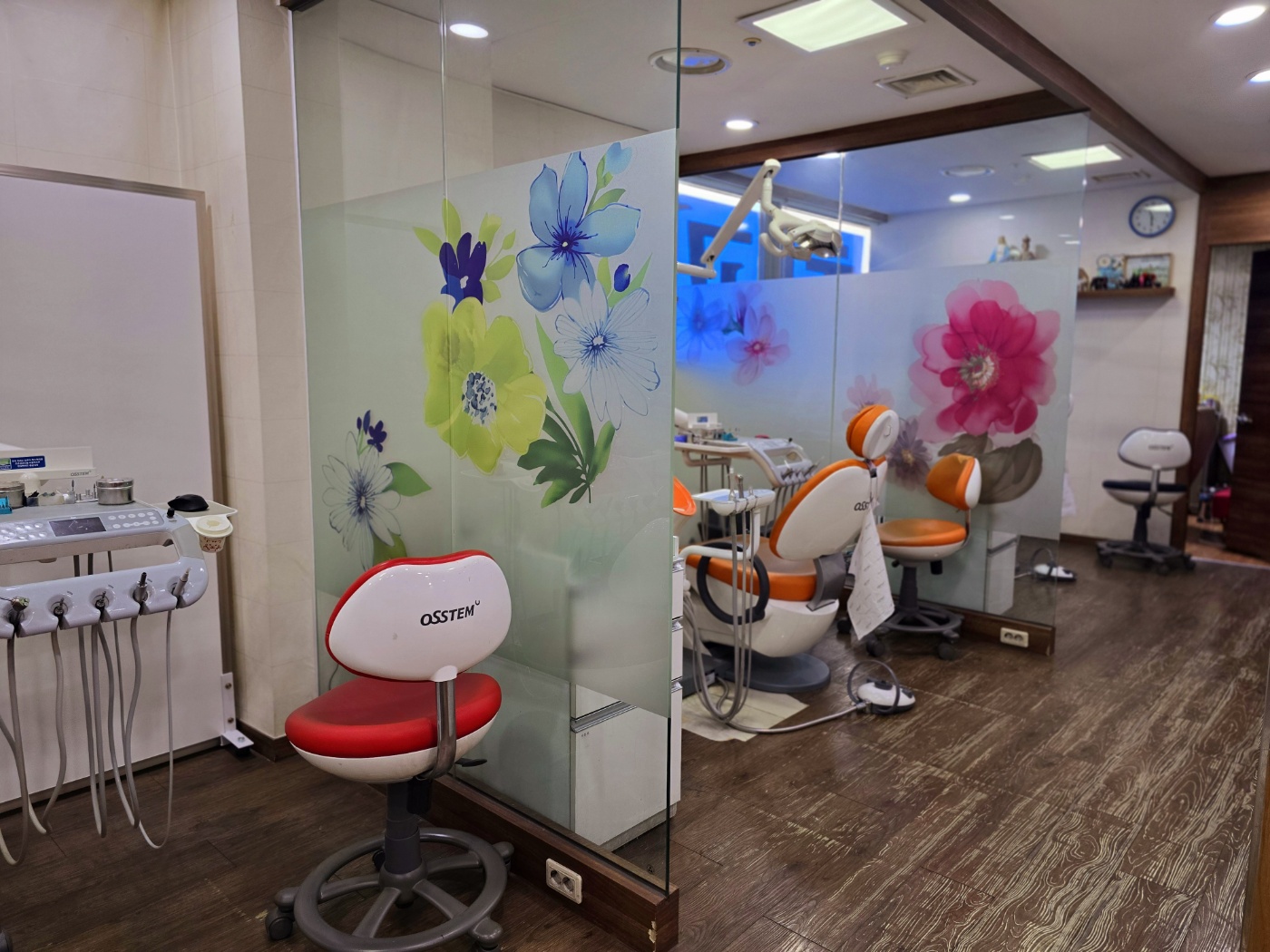 모던치과의원 대표 이미지