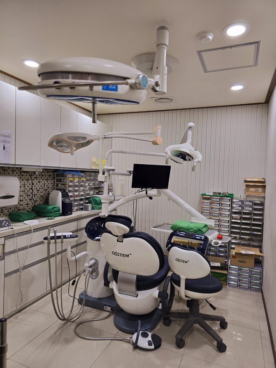 모던치과의원 대표 이미지