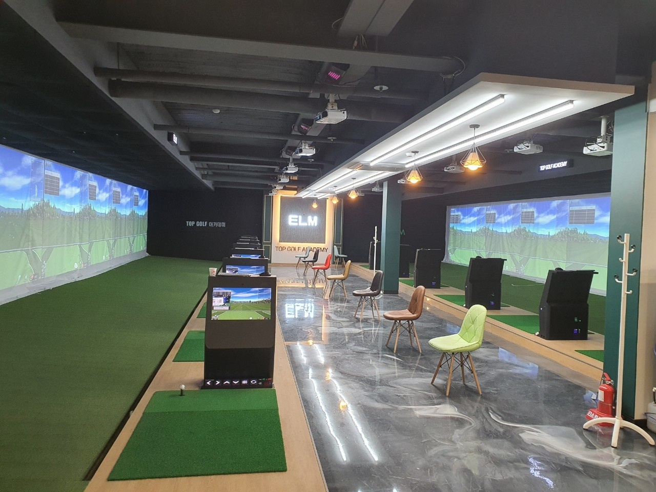 골프존 탑스크린골프&아카데미 골프연습장