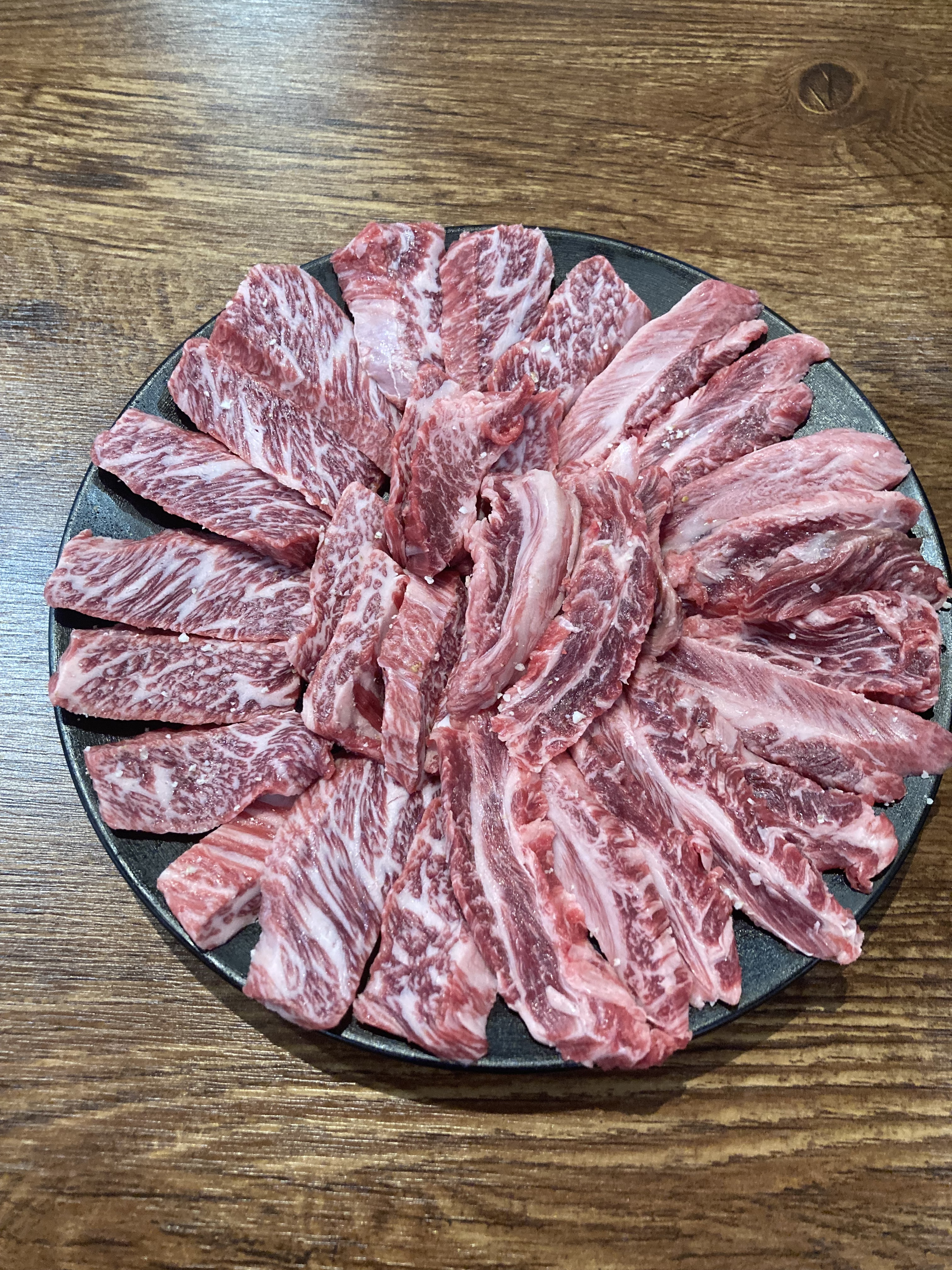 으뜸한우숯불식육식당 각산본점