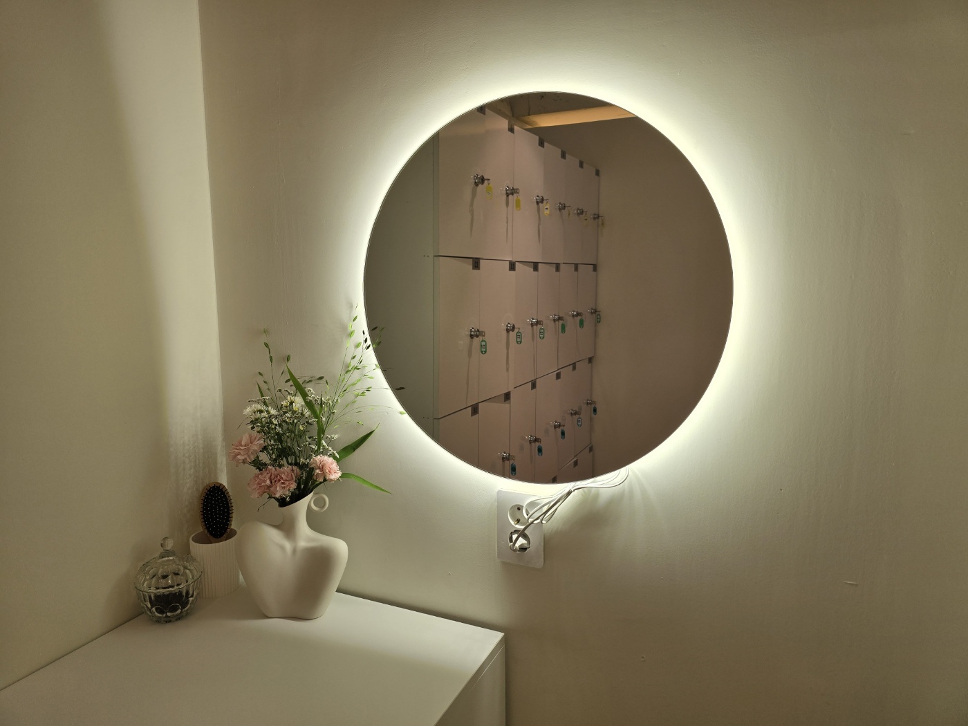 리리요가 앤 플라잉 대표 이미지