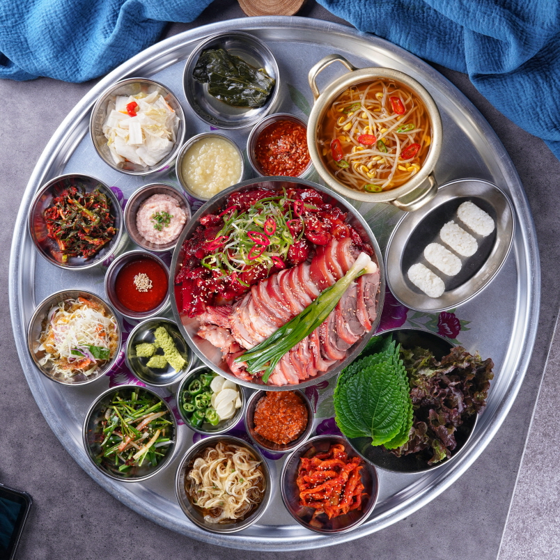 반반 족발(온족발+매운족발)