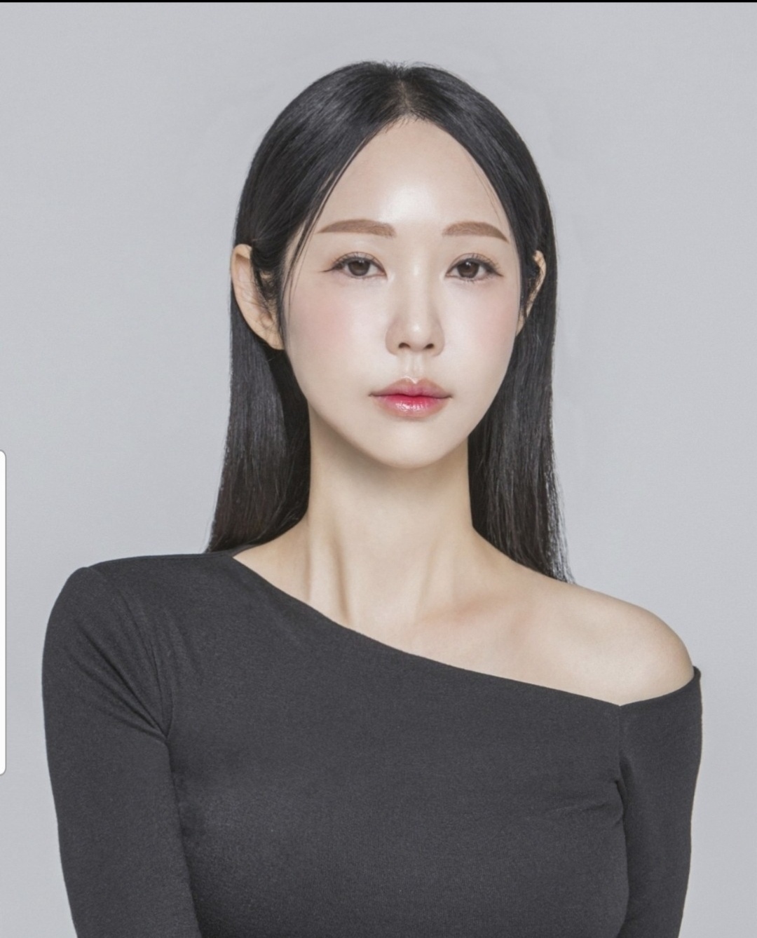 아델라 메이크업