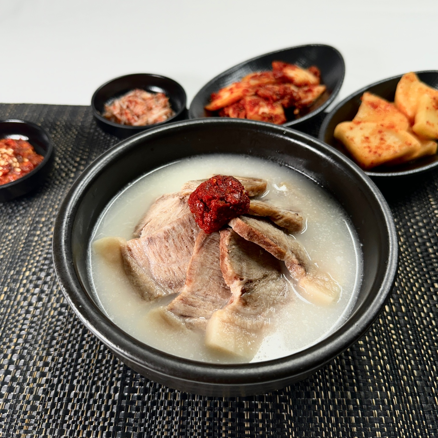 큰집 돼지국밥보쌈