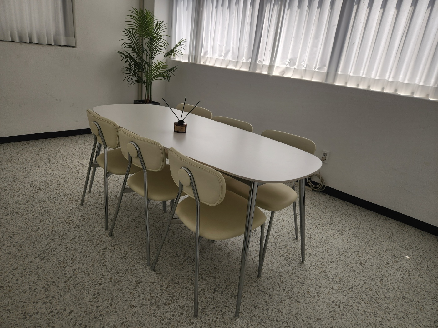 용산역 회의실 파티룸 공존아지트 대표 이미지