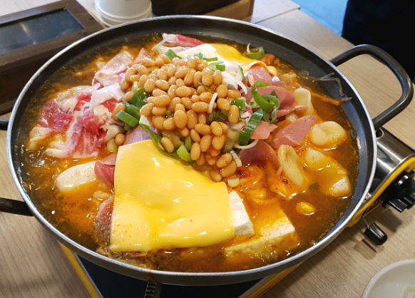 만부부대찌개 우동점
