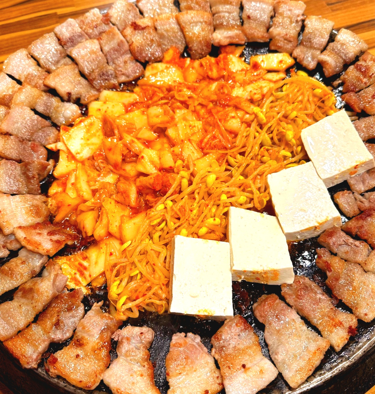 무쇠김치삼겹 동성로점