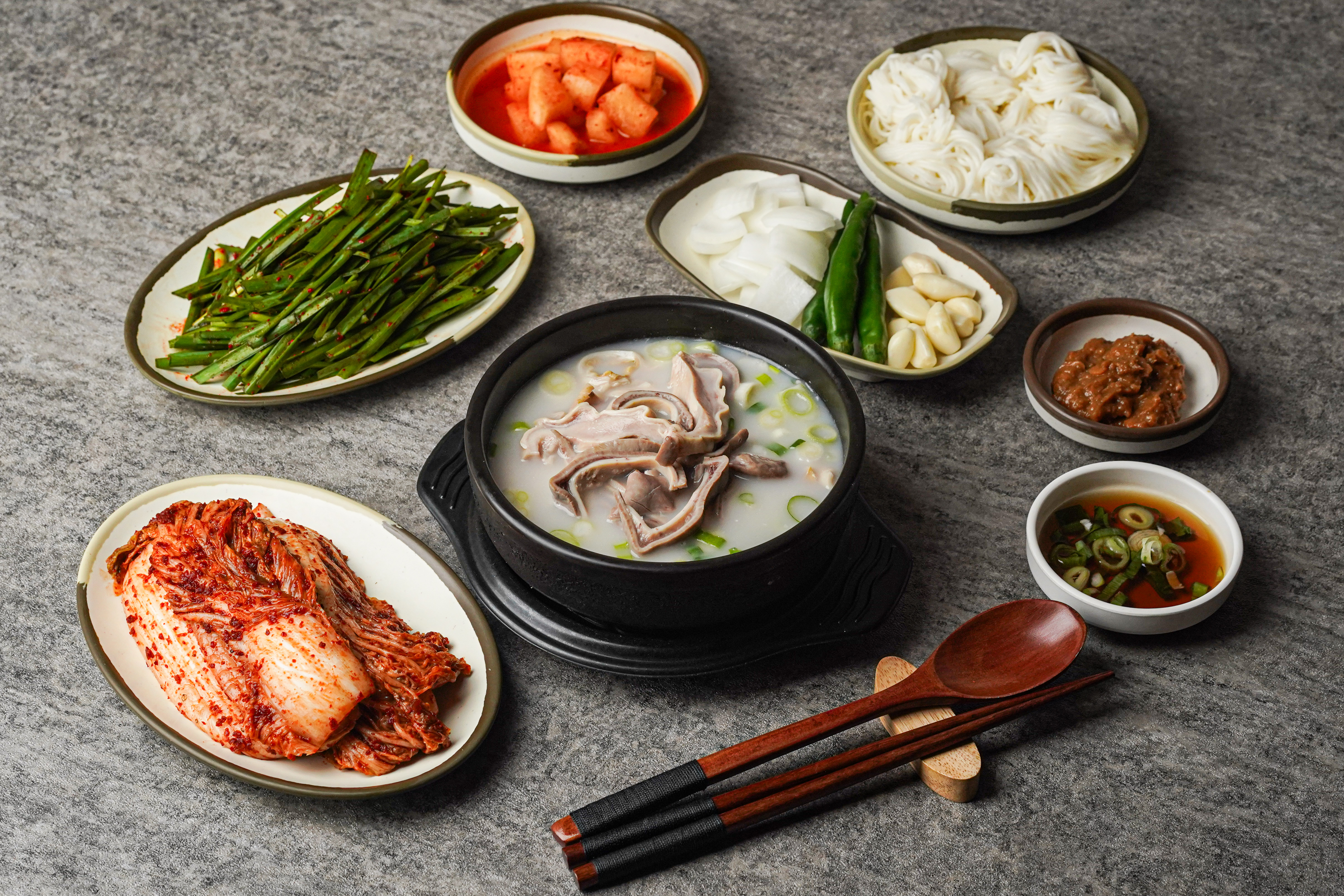 하동원조돼지국밥