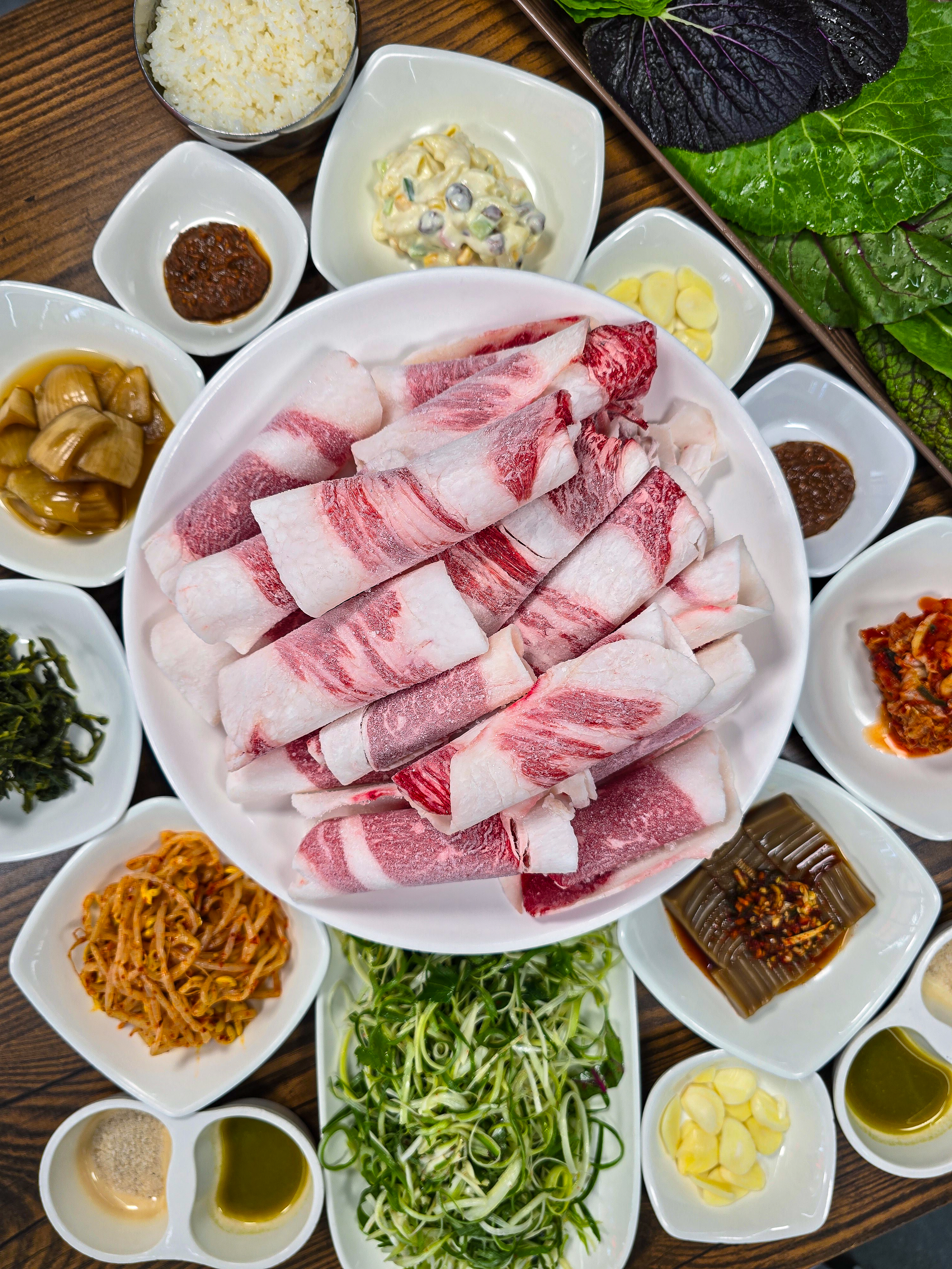 한우차돌박이쌈채정식 1인
