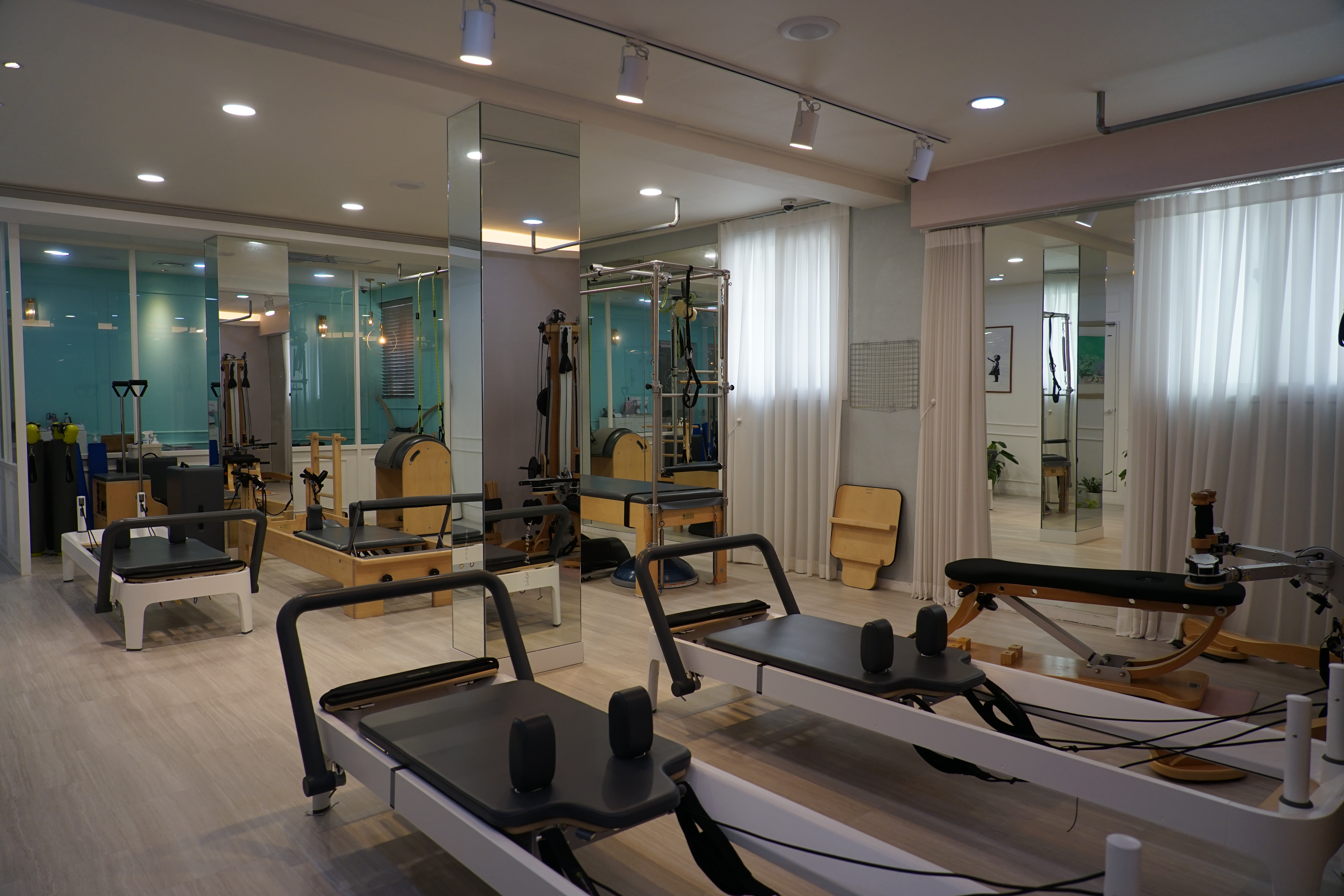 비긴필라테스&자이로토닉 대표 이미지