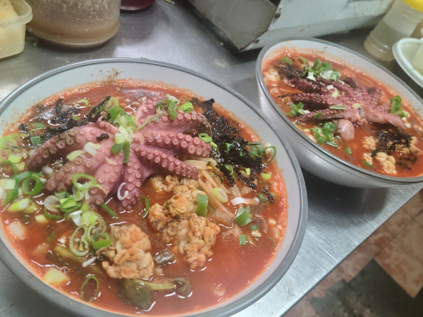 봉천뼈칼국수&뼛국