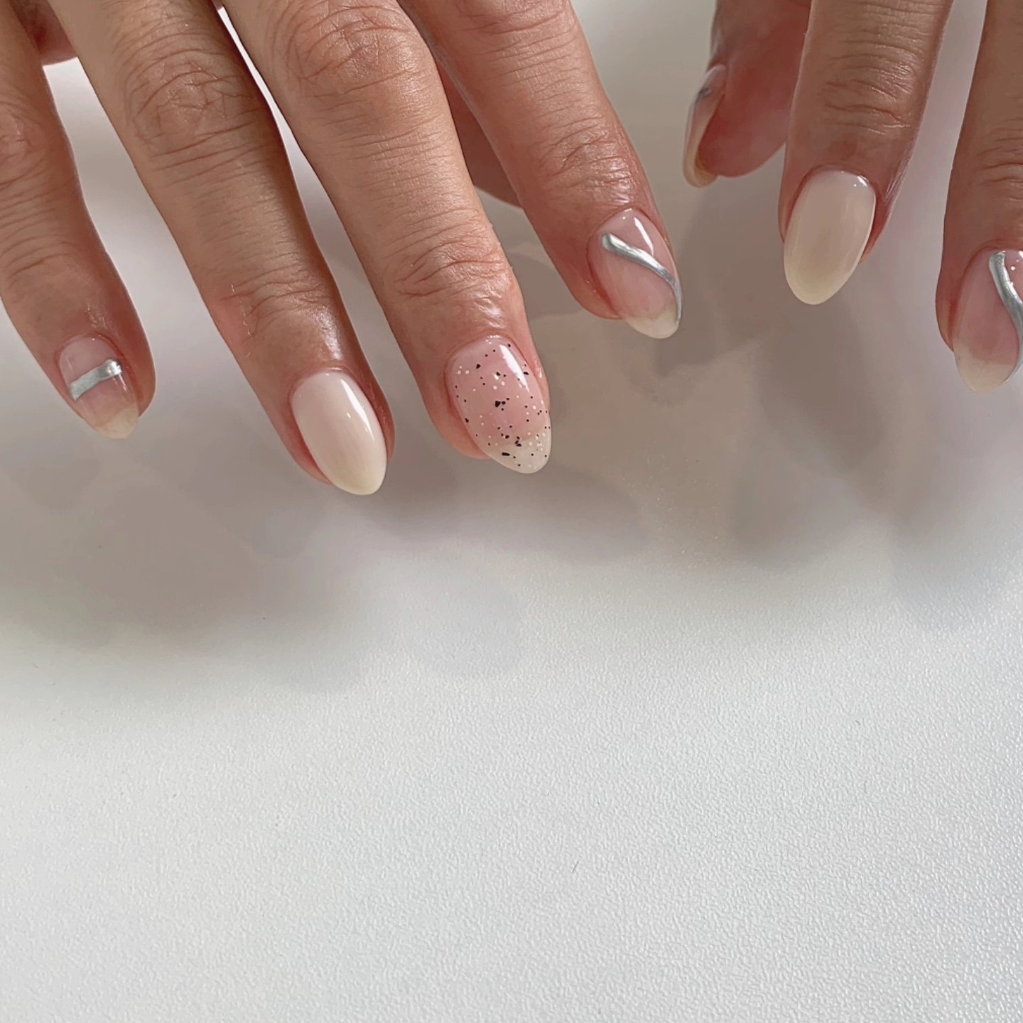 왓츠 유어 네일 대표 이미지