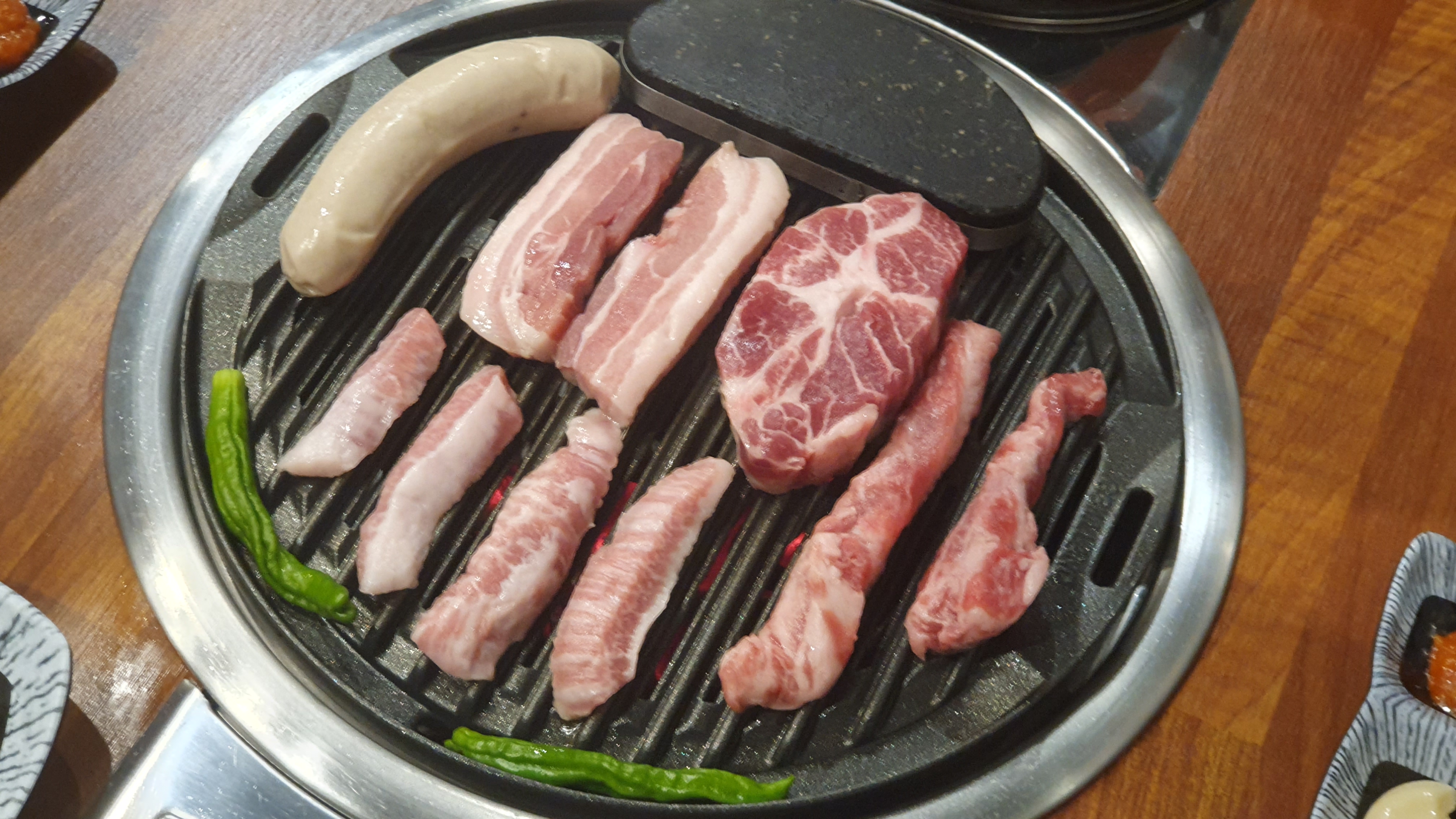 흑돼지삼백식당 탄현점