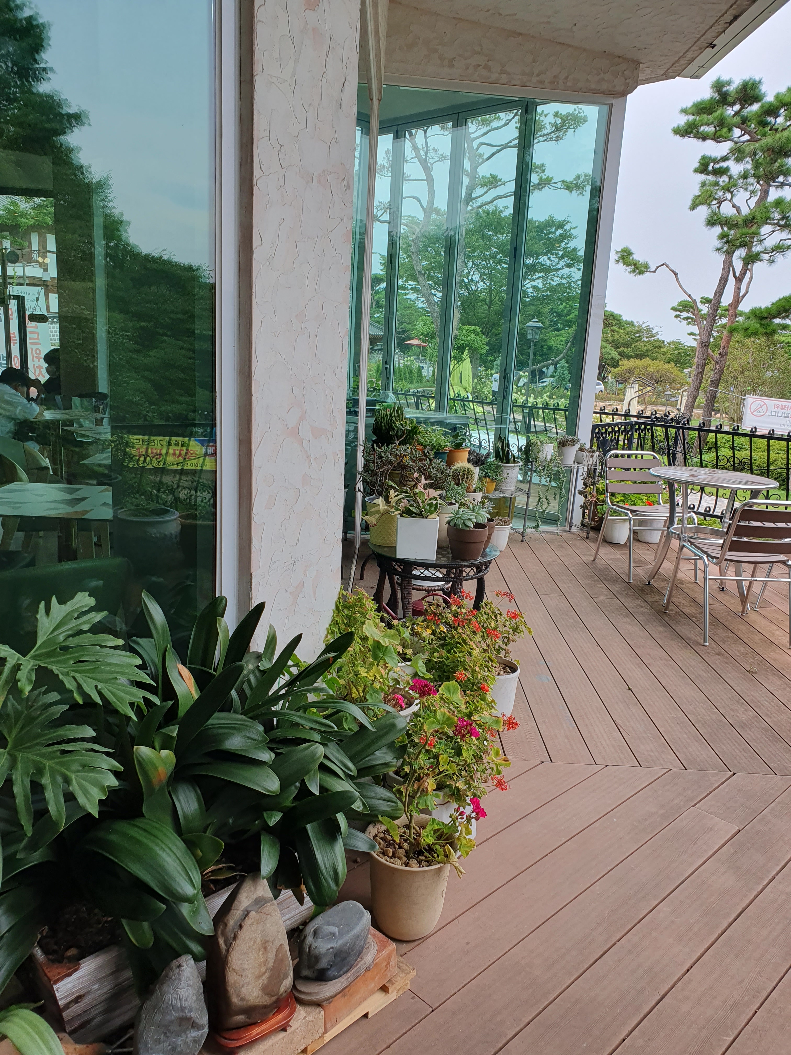 카페 까망콩 with Restaurant