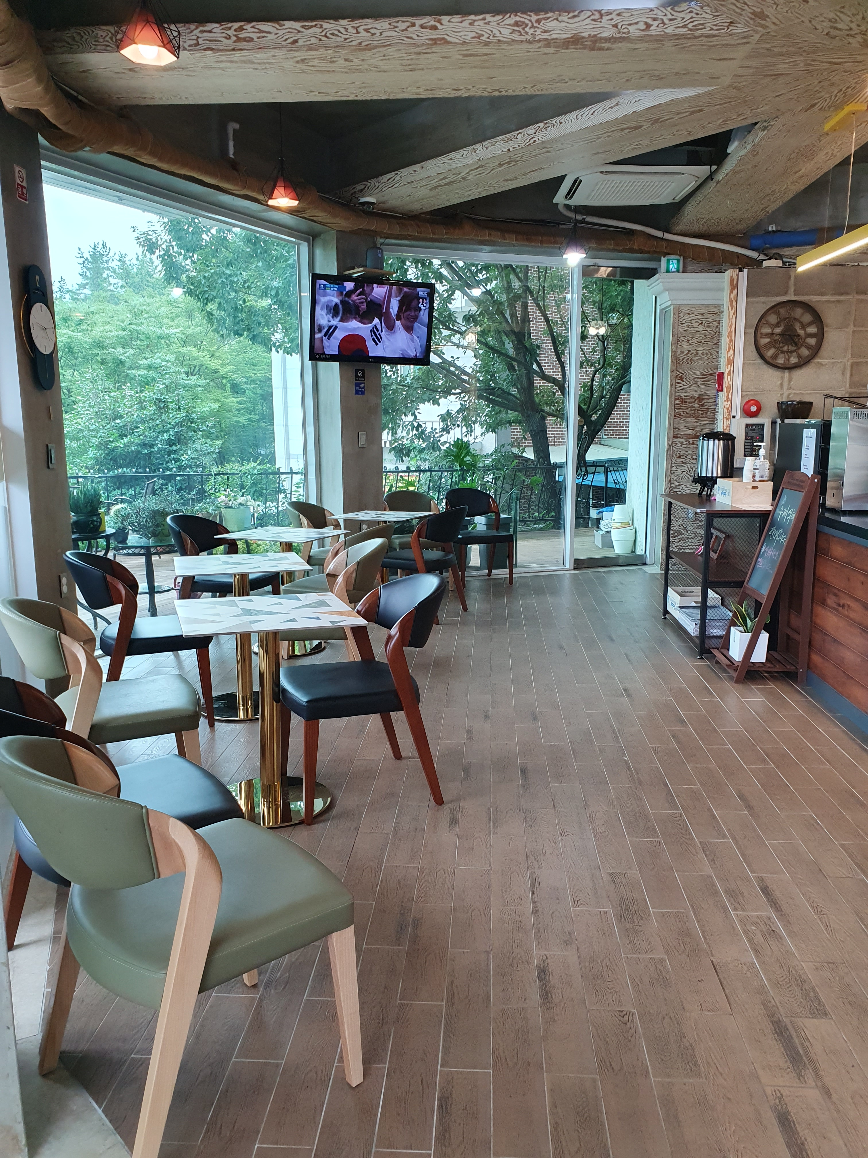 카페 까망콩 with Restaurant