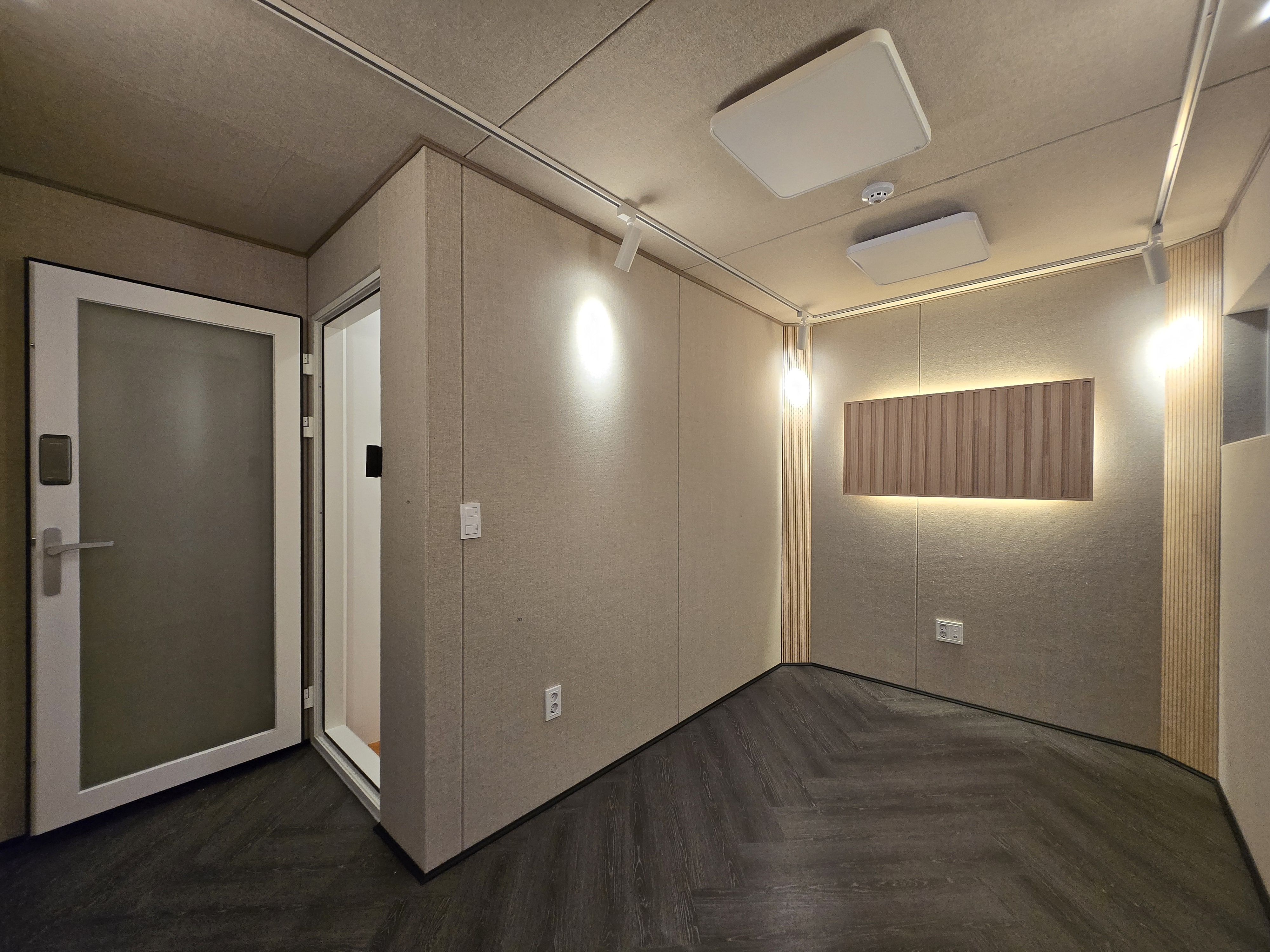 1번째 스튜디오 사진