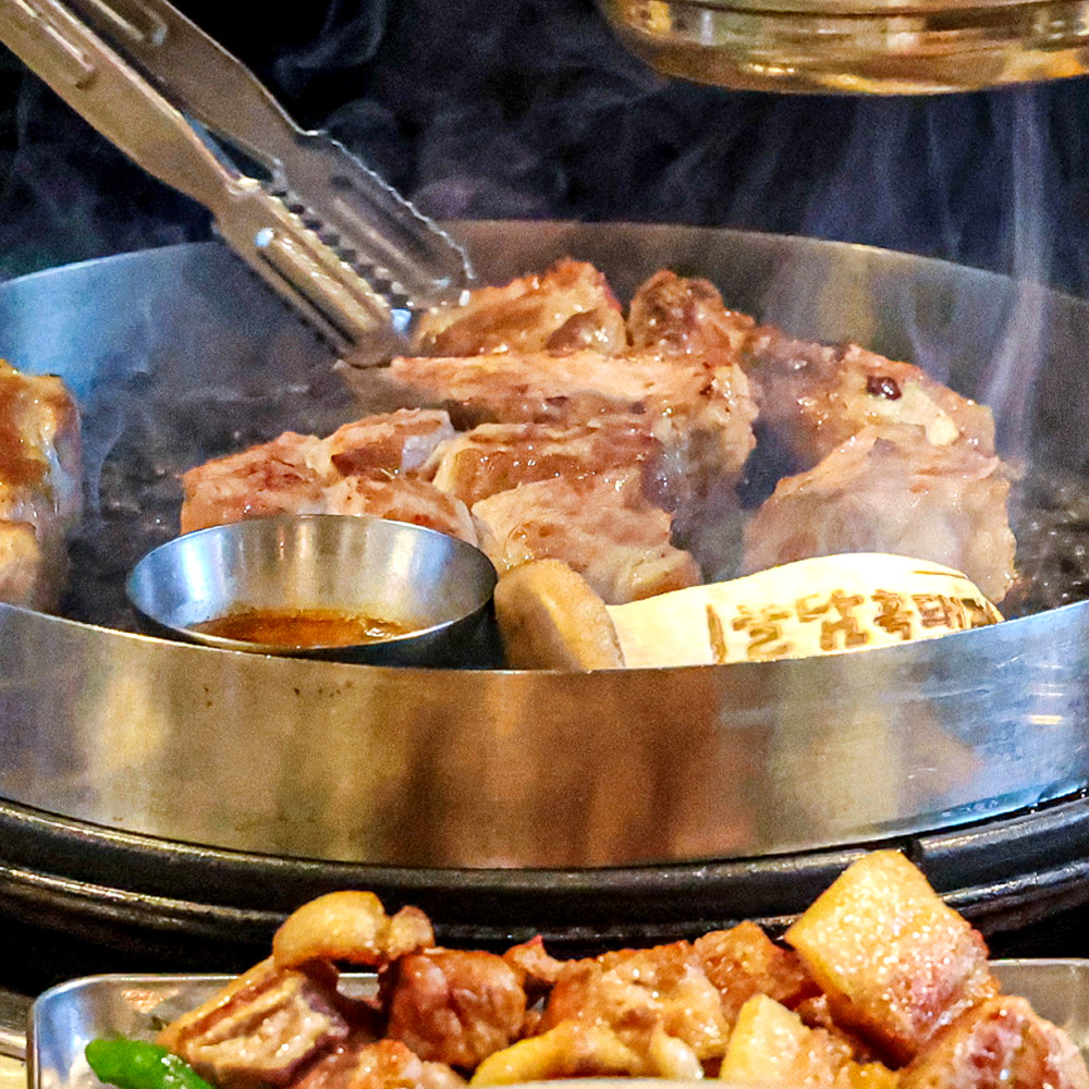 돌담흑돼지 연동 본점 내부 또는 관련 모습
