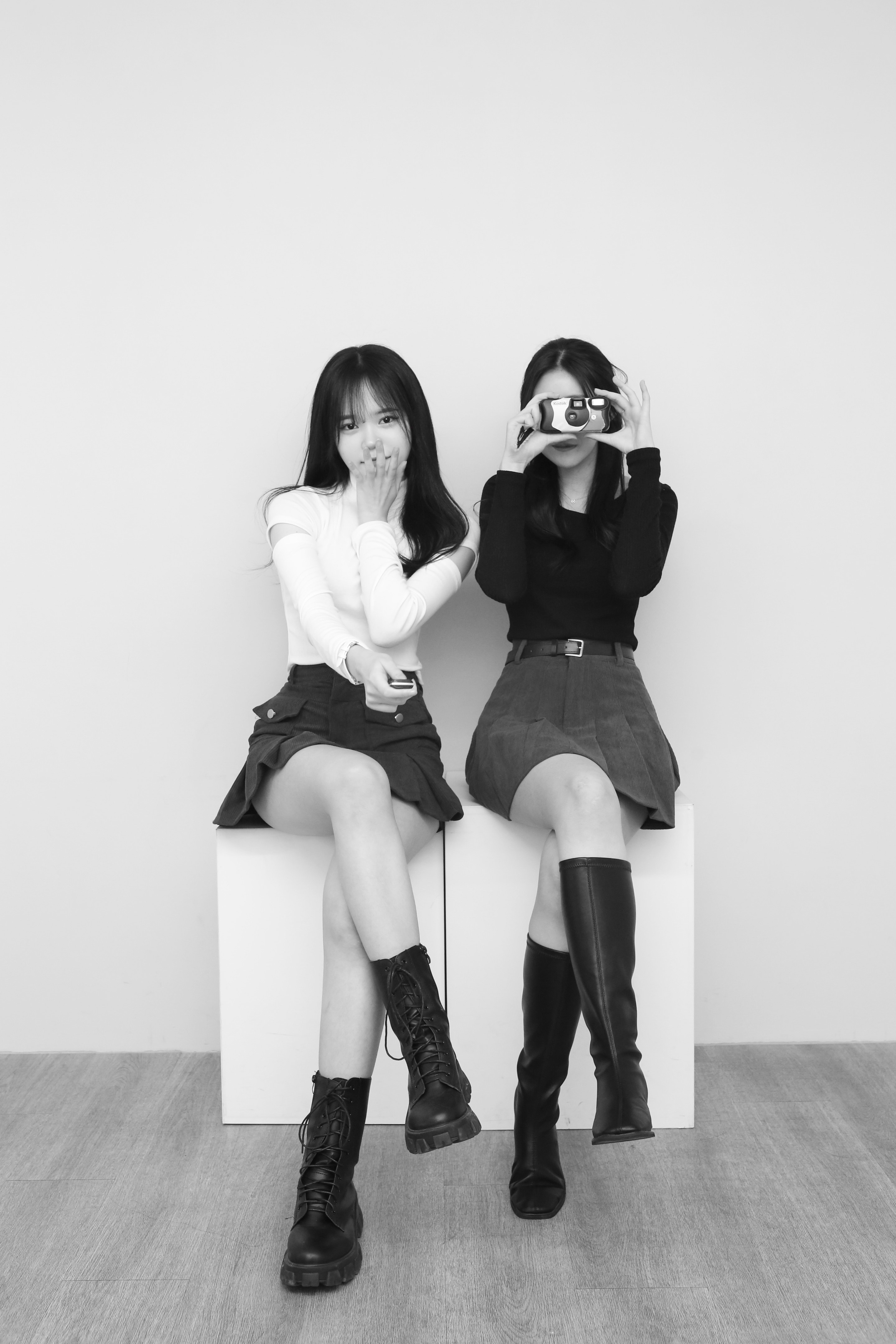 홍대 셀프사진관 데이트코스 흑백공간