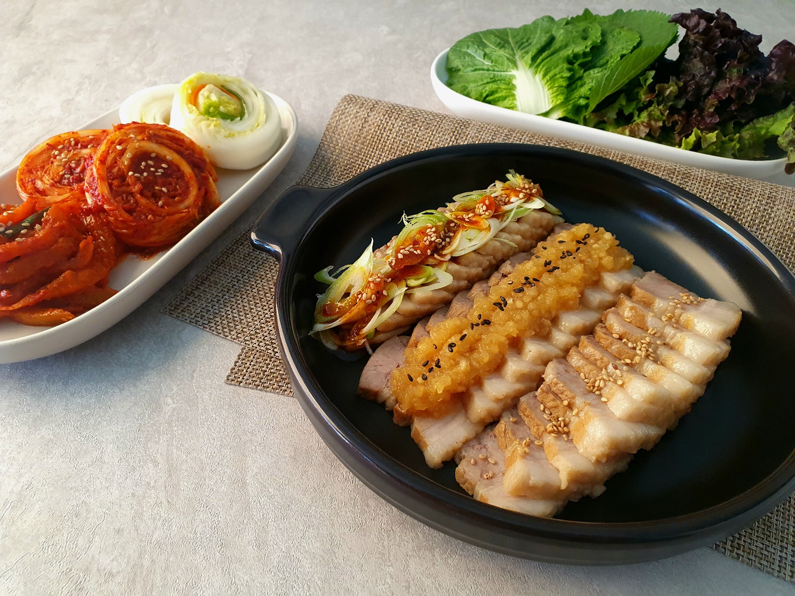오늘도 복돼지 보쌈족발