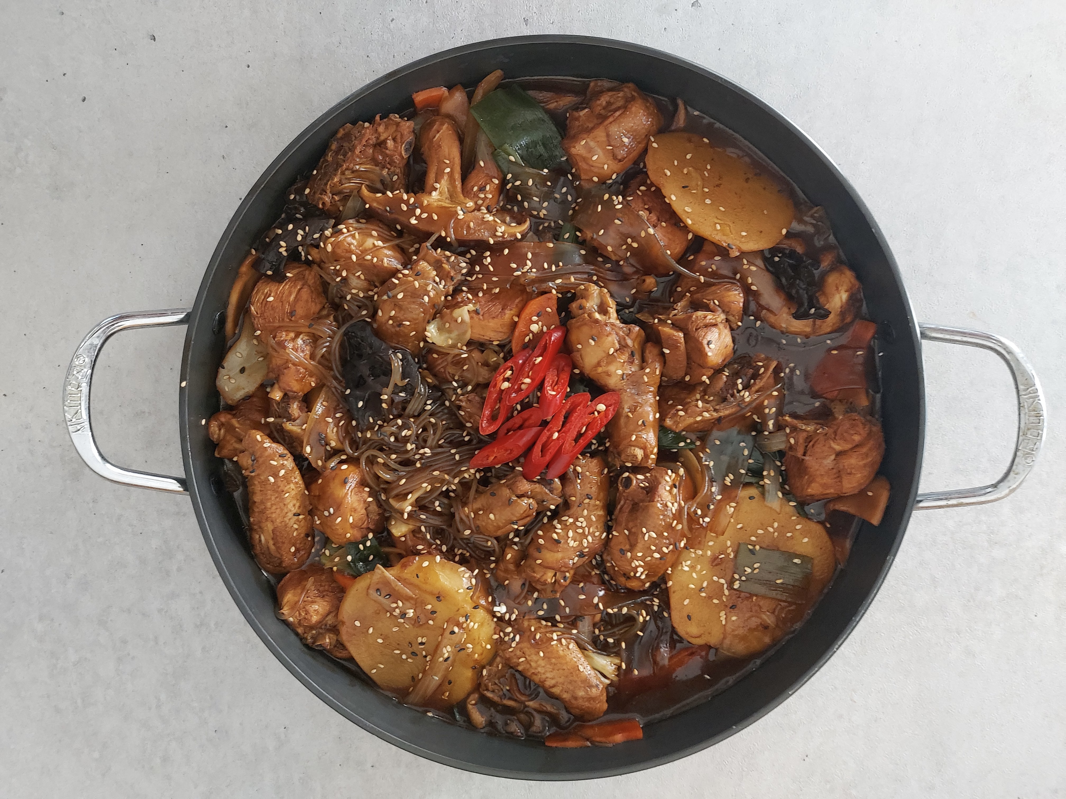 썸타는치킨찜닭 호산본점