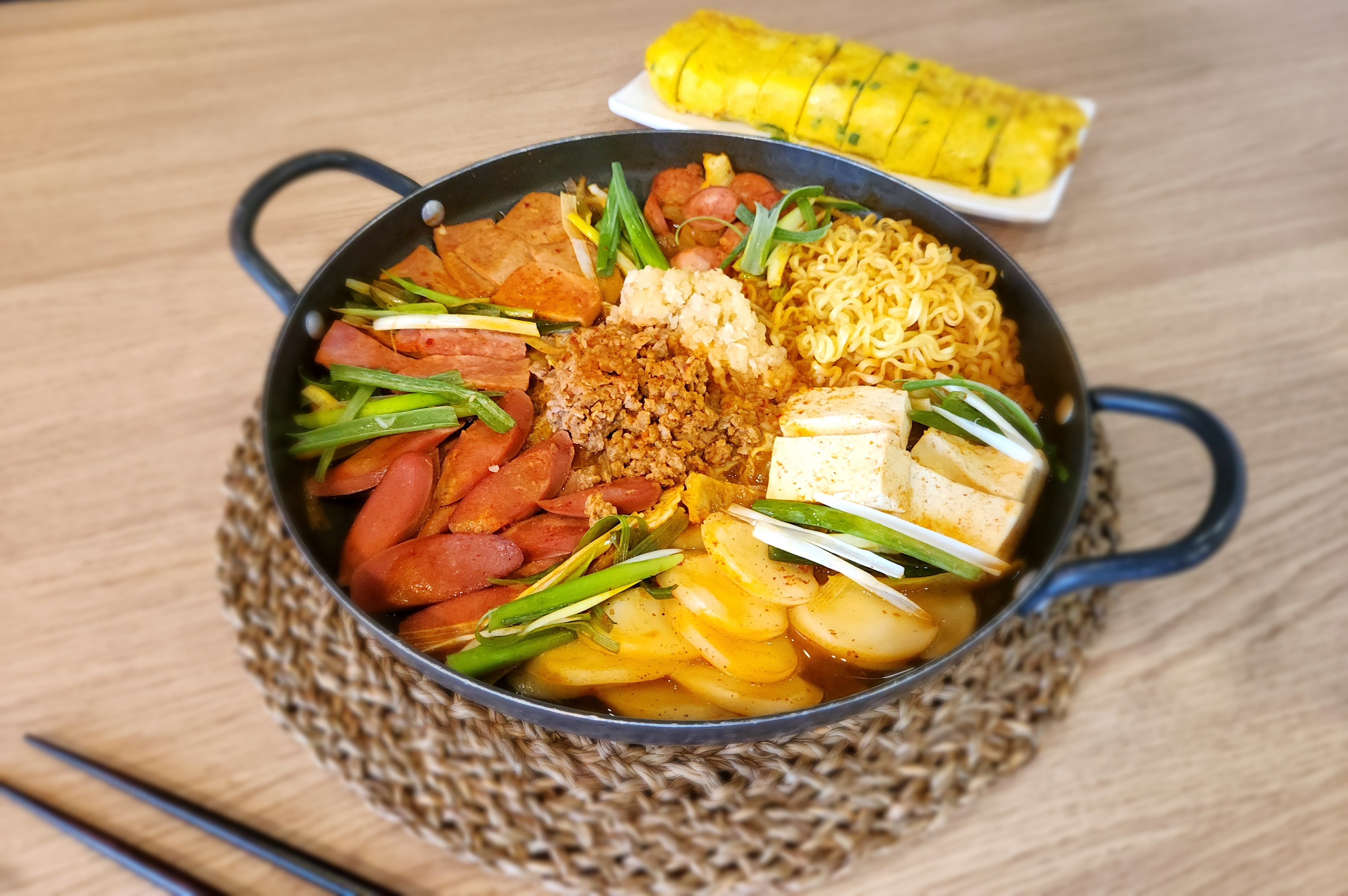 김뚜껑부대찌개 군자점