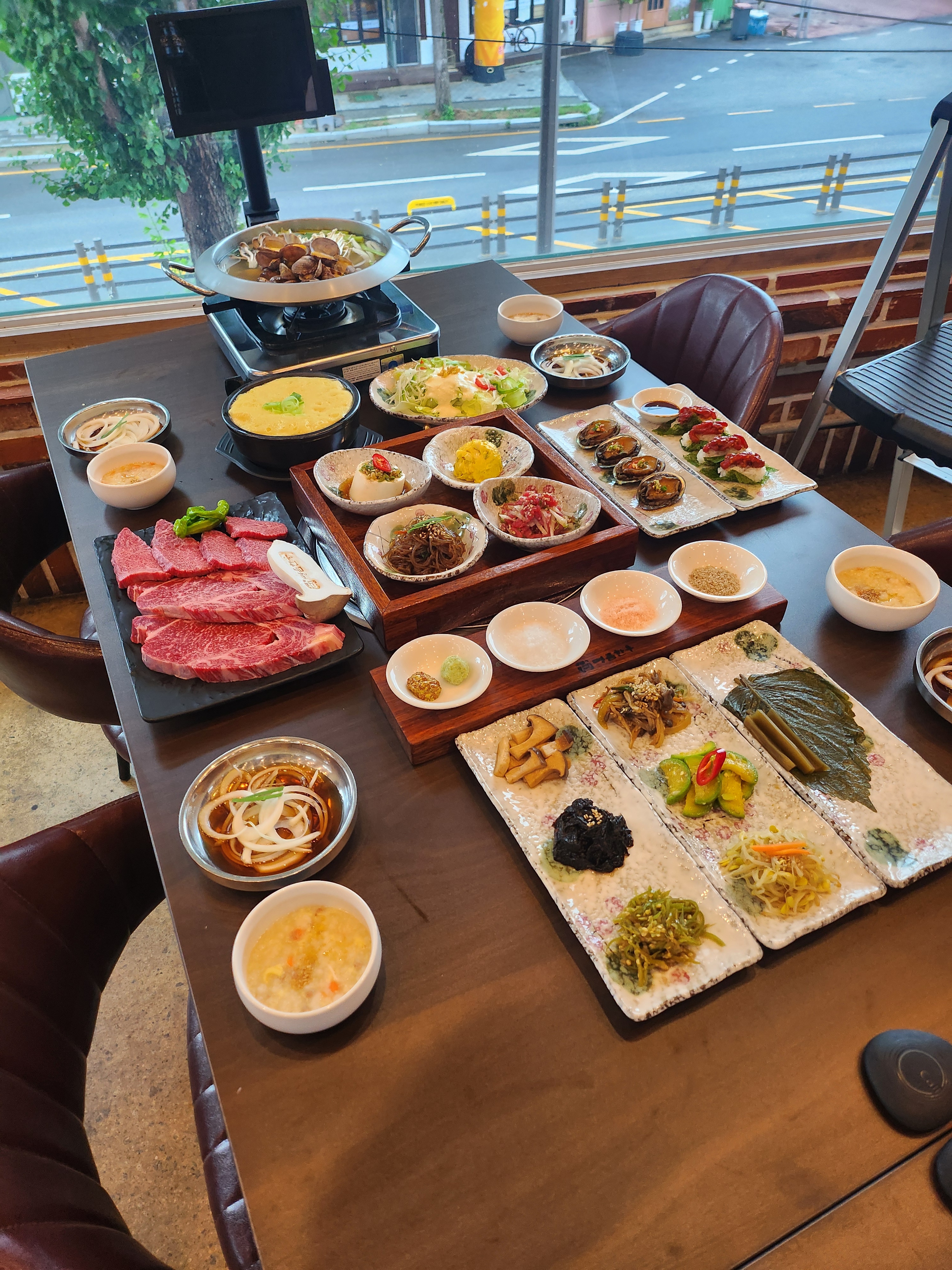 명품한우정육식당