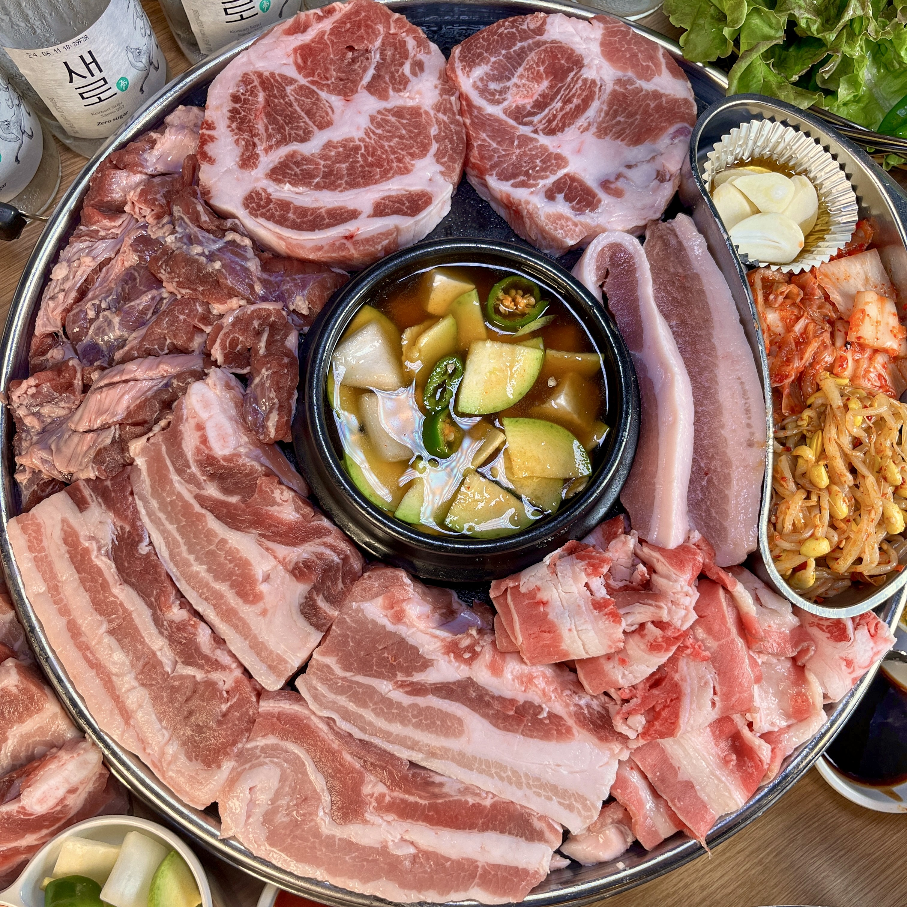 강남 돼지상회 무한리필 명동직영점
