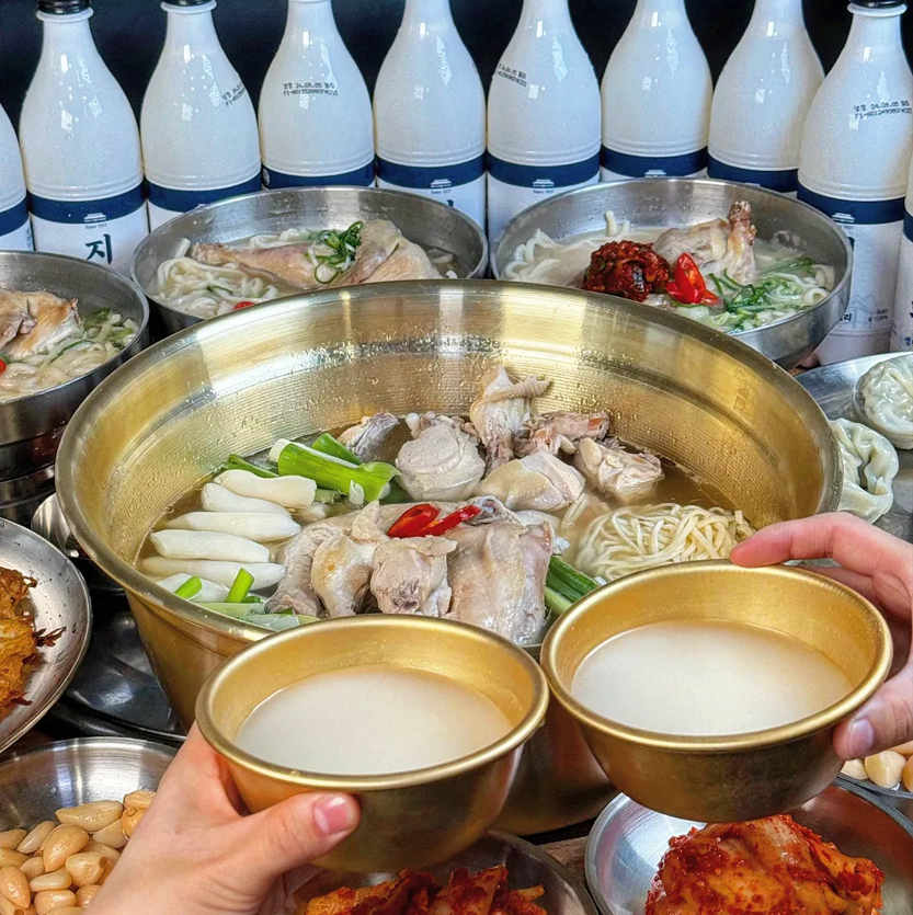 효담칼국수 닭한마리 명동본점