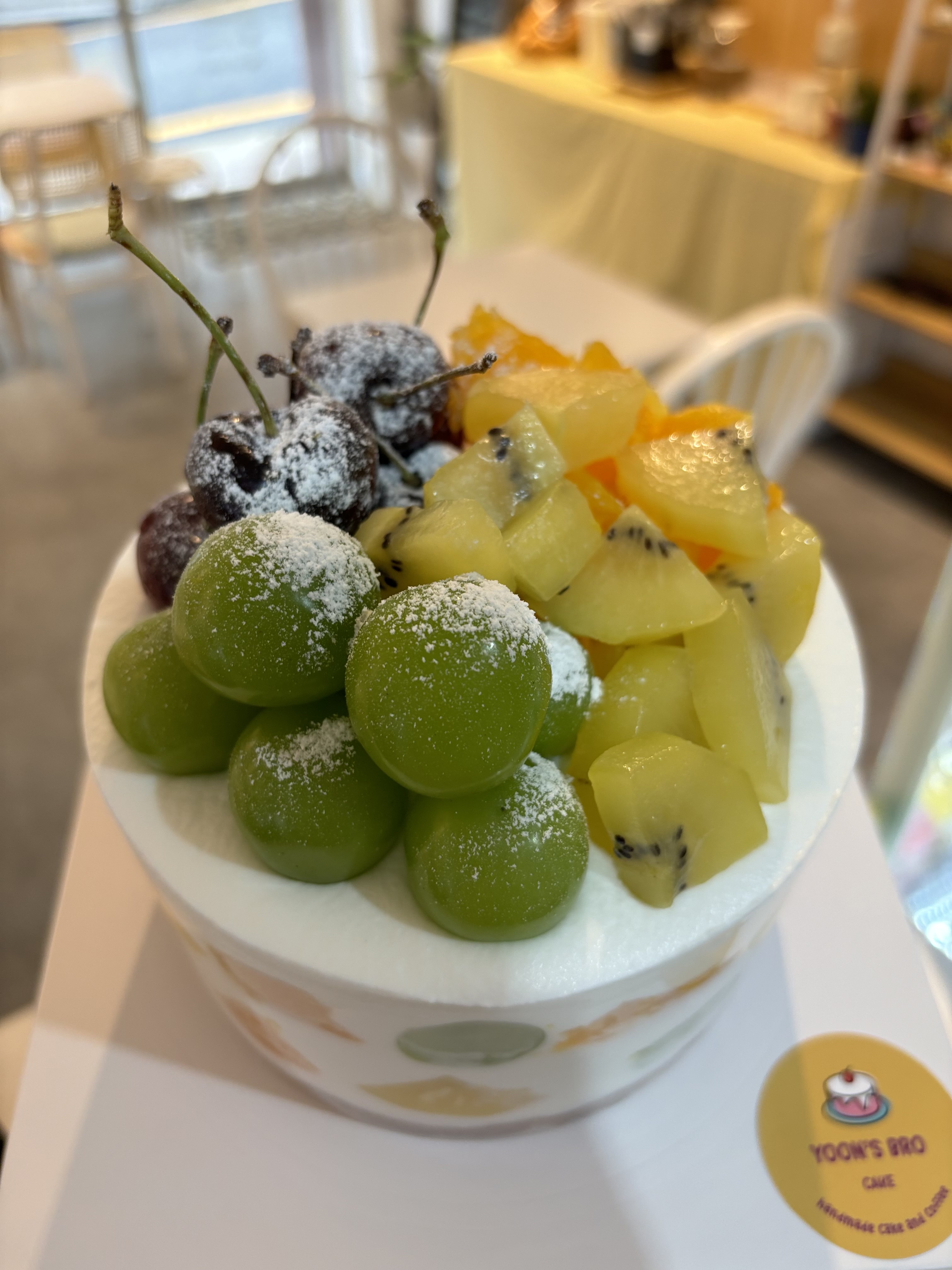 윤스브로