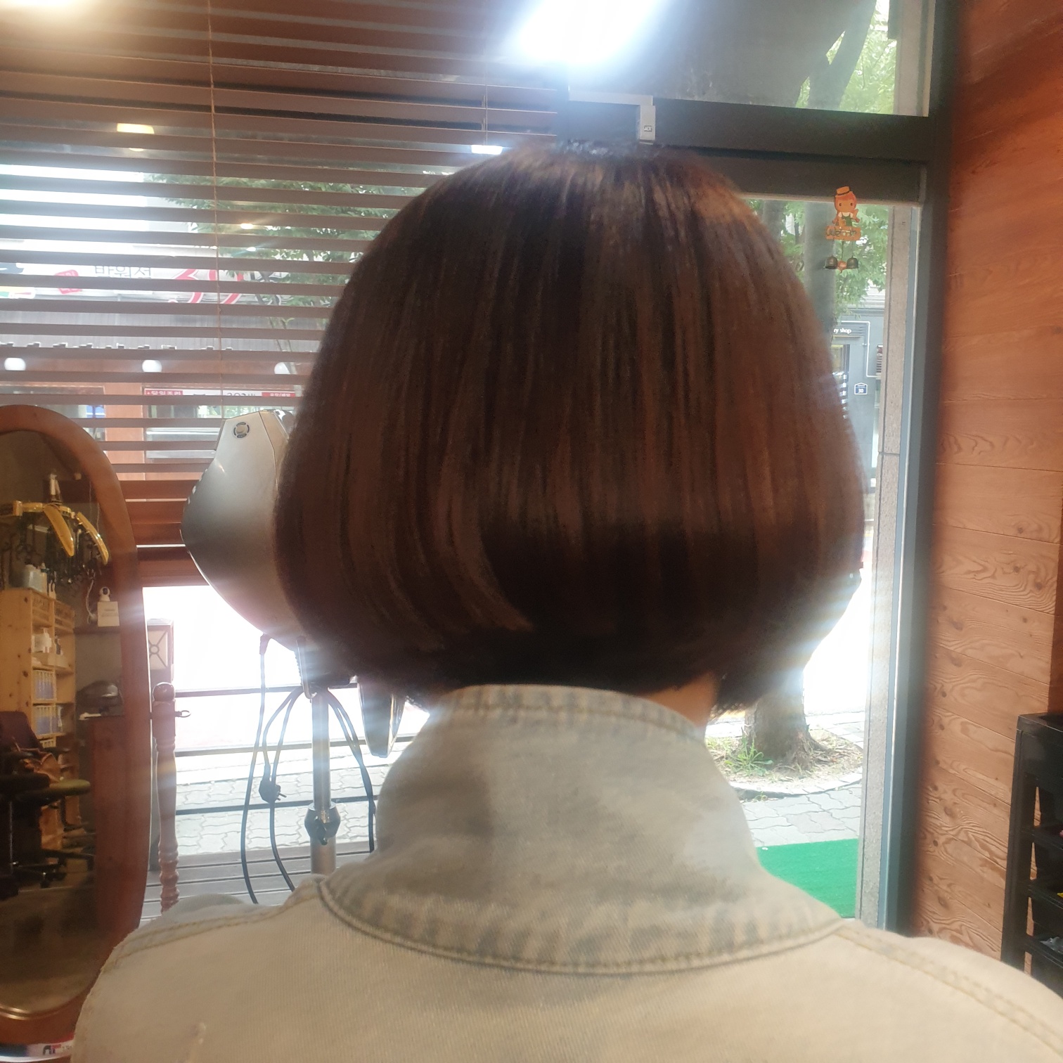 헤어스토리 내부 또는 관련 모습