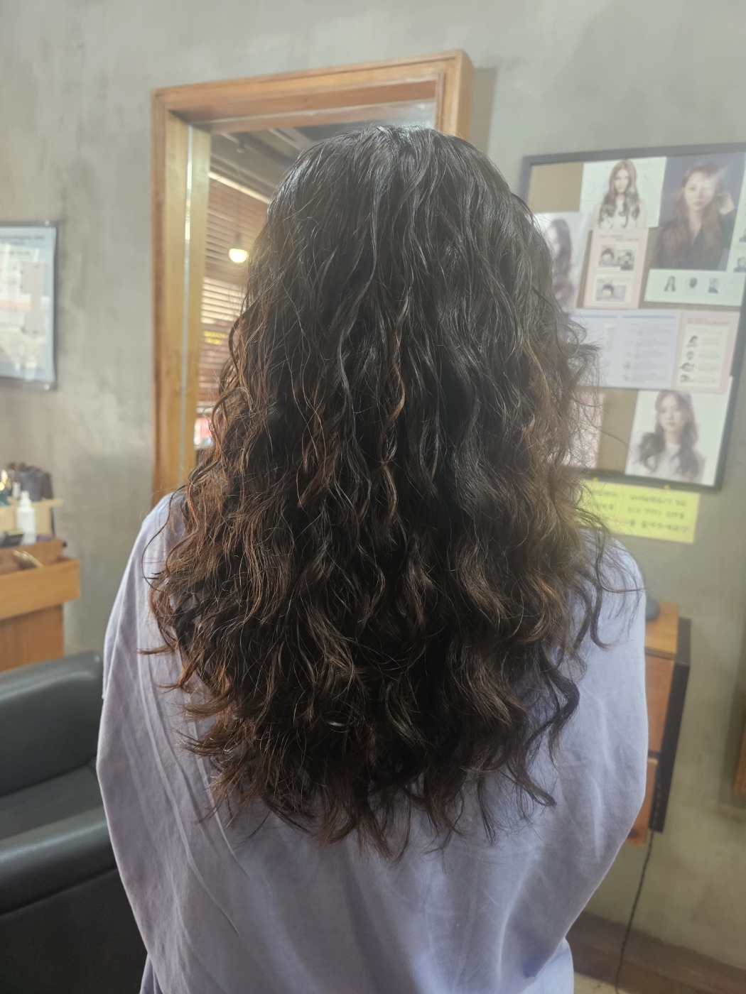 헤어스토리 내부 또는 관련 모습