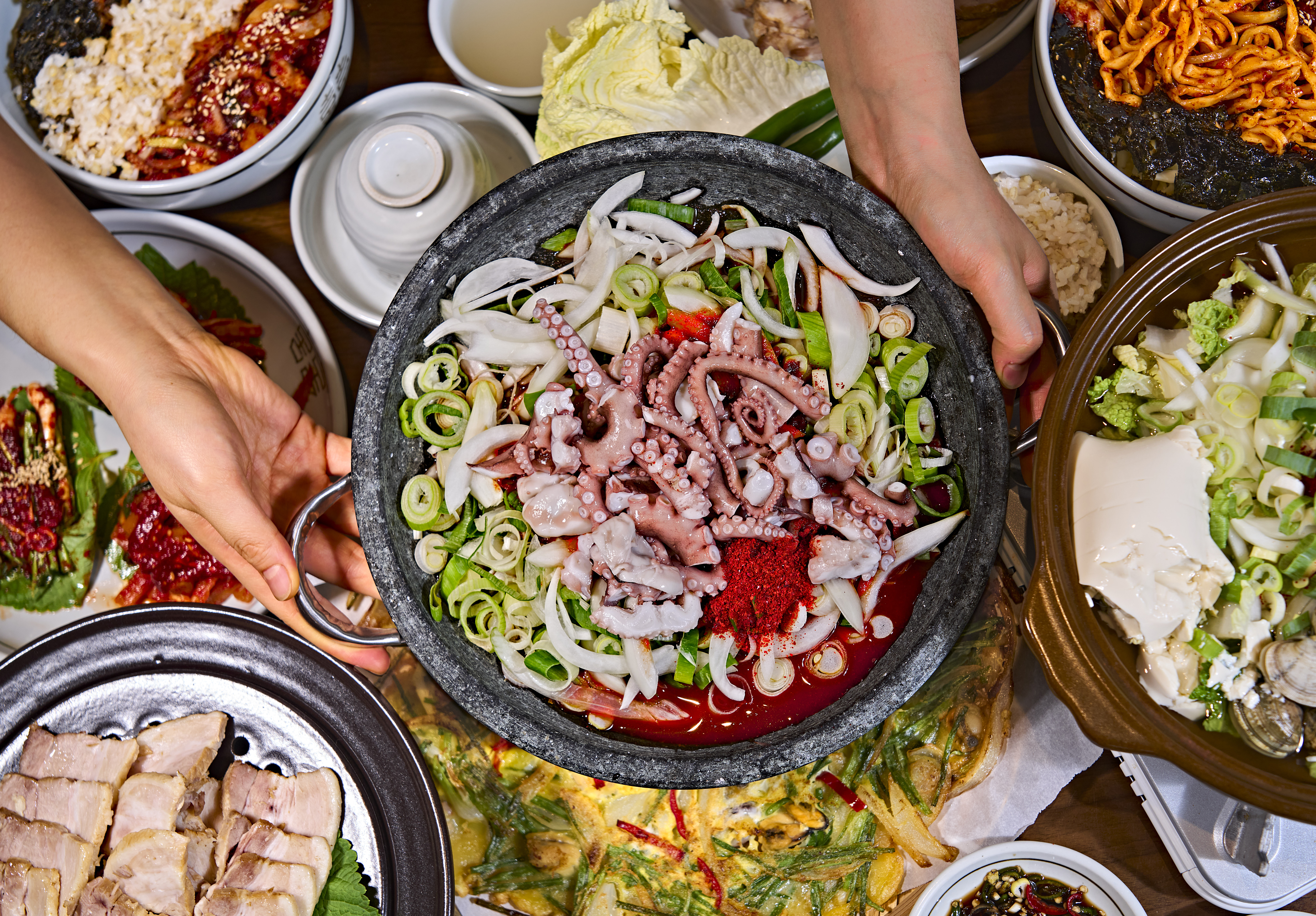 고향보쌈칼국수 상무본점 대표 이미지