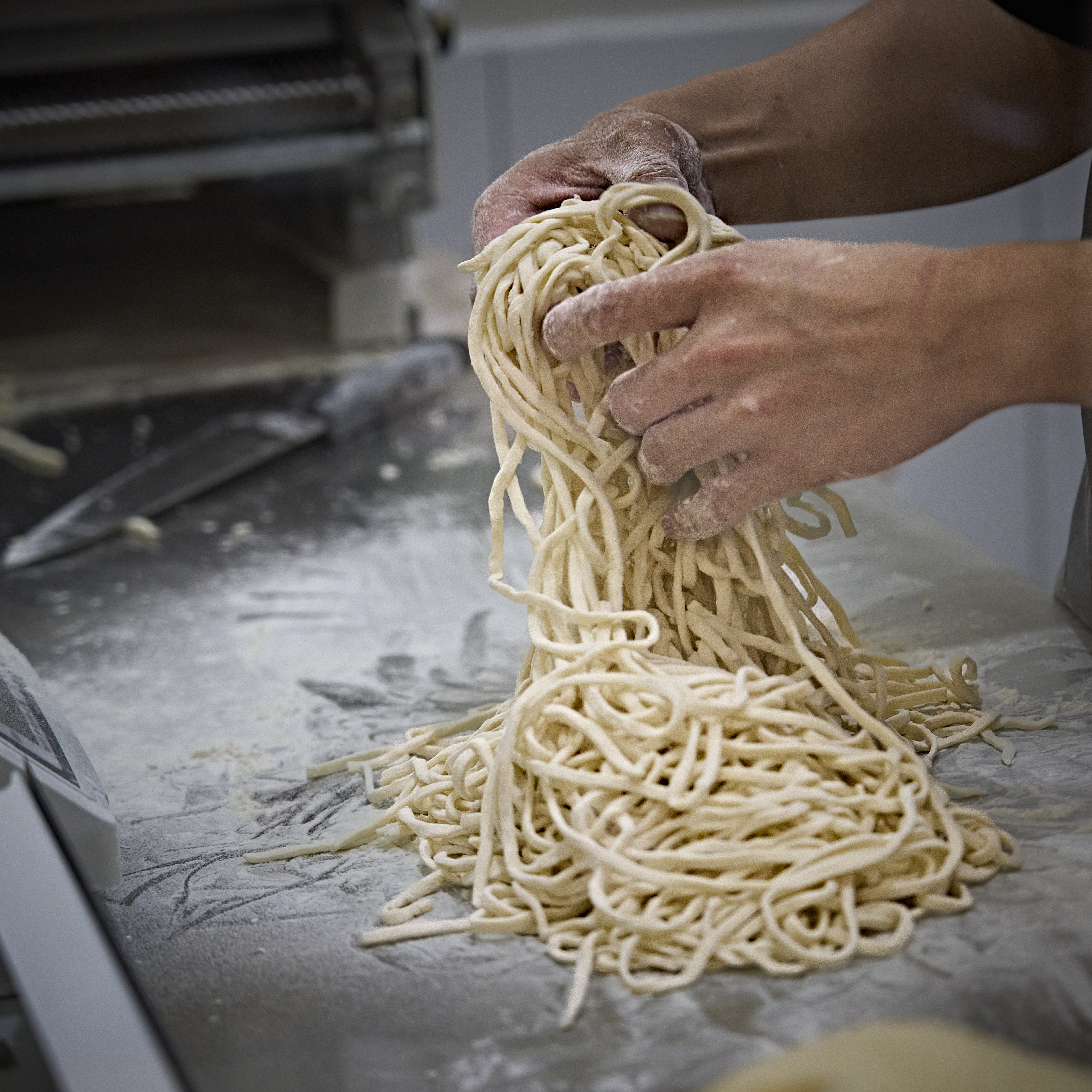 고향보쌈칼국수 상무본점