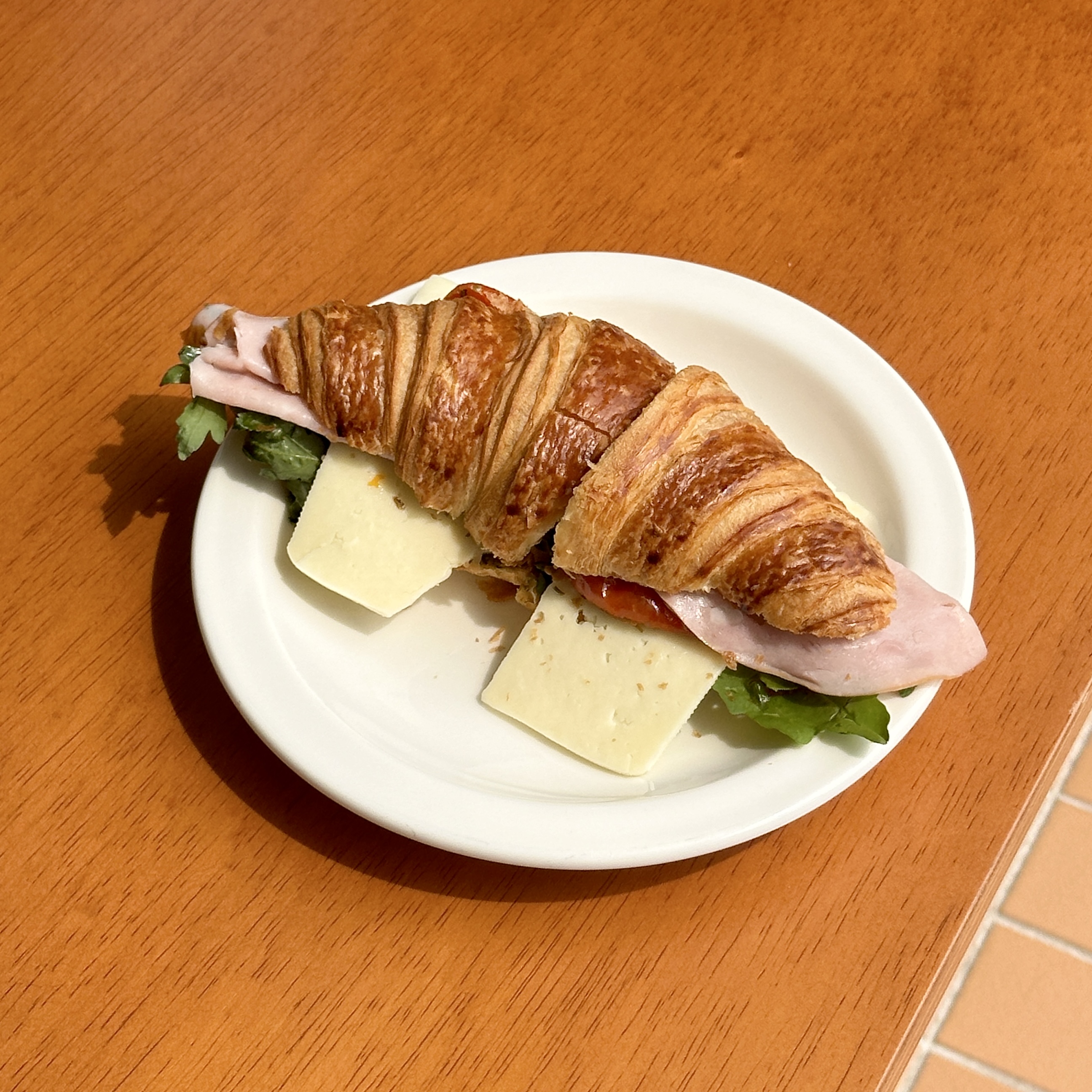 크로아상 샌드위치