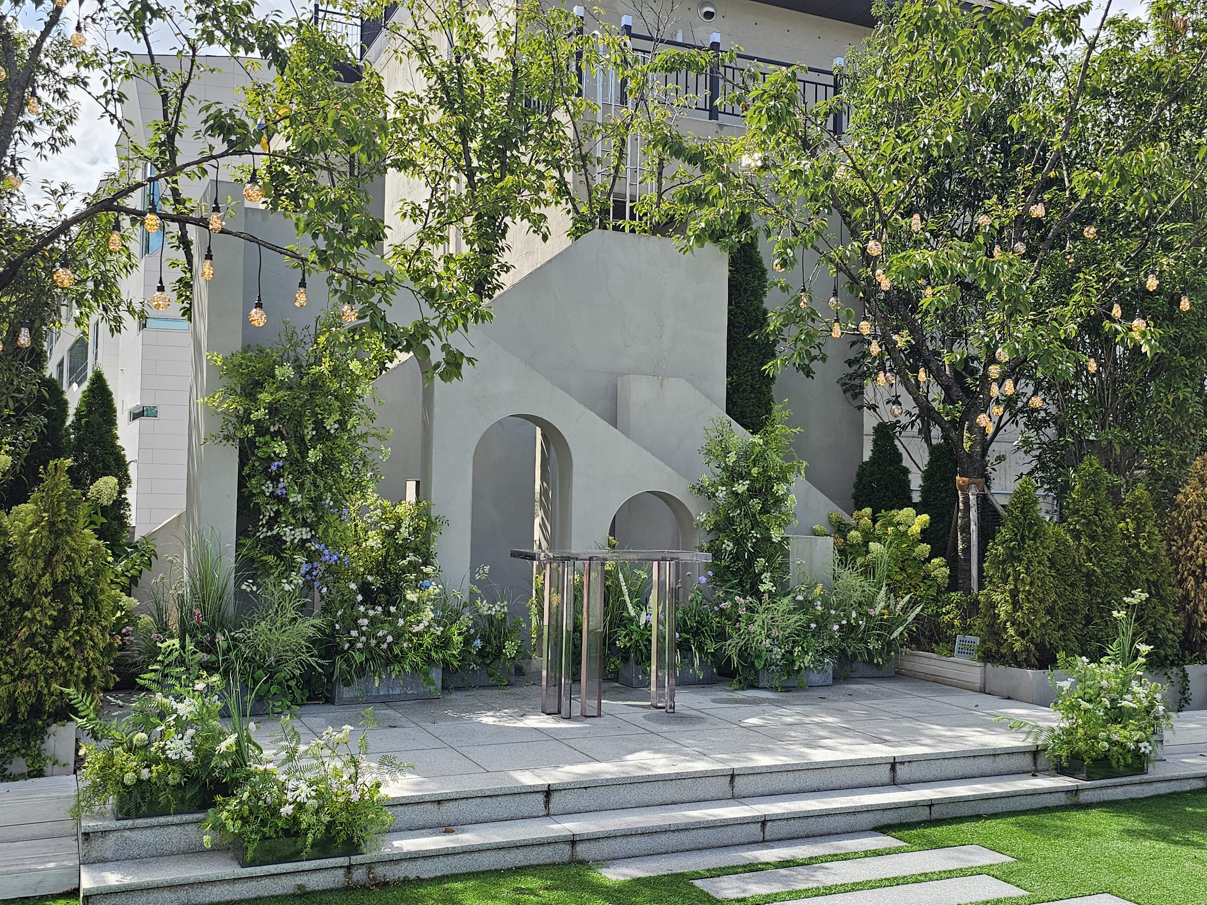 륜 대표 이미지