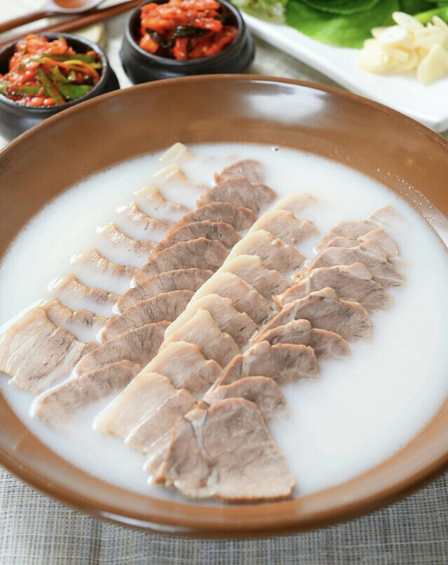 79네수육국밥과철판 소사벌점
