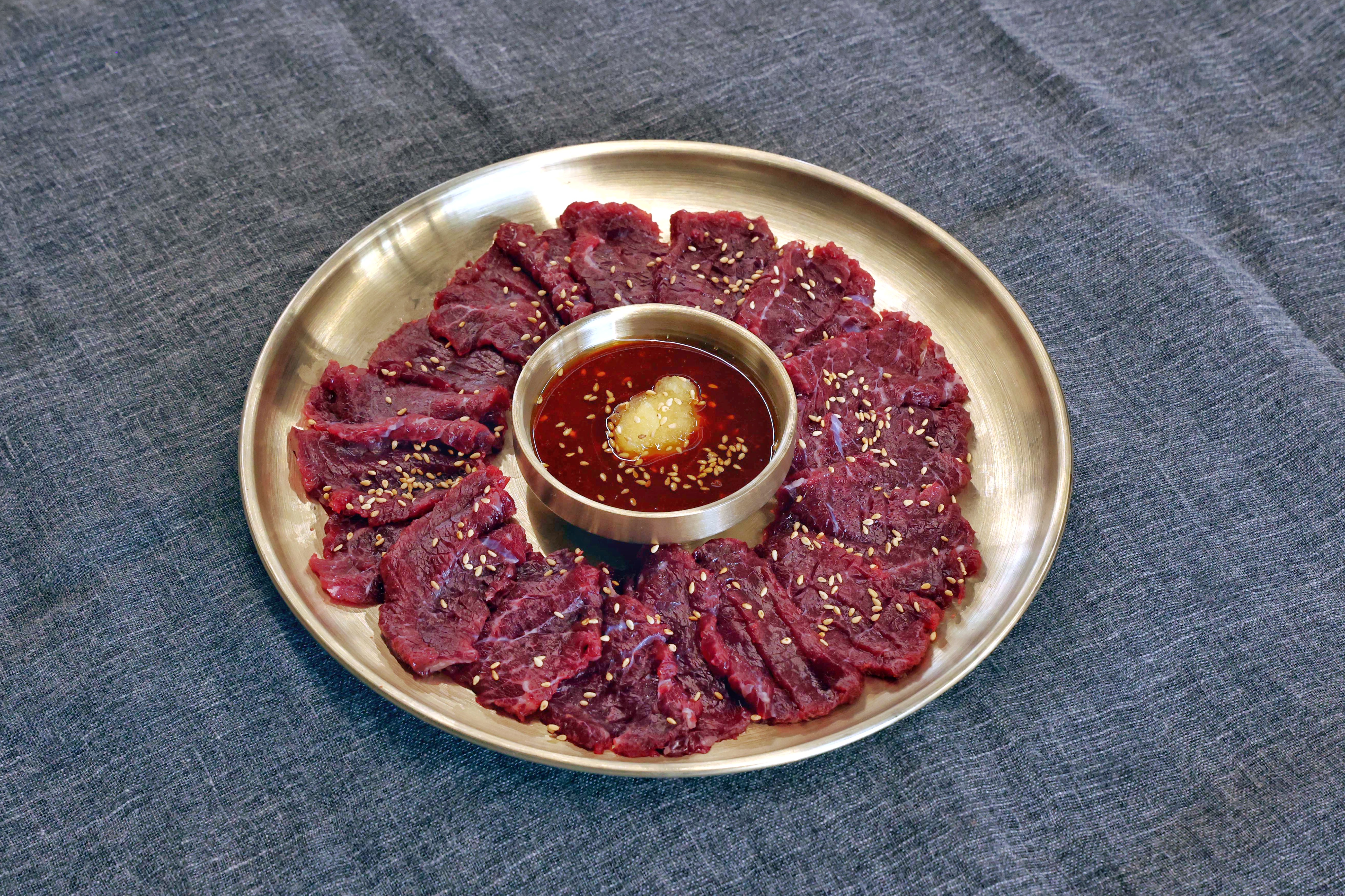 명품한우네 정육점식당